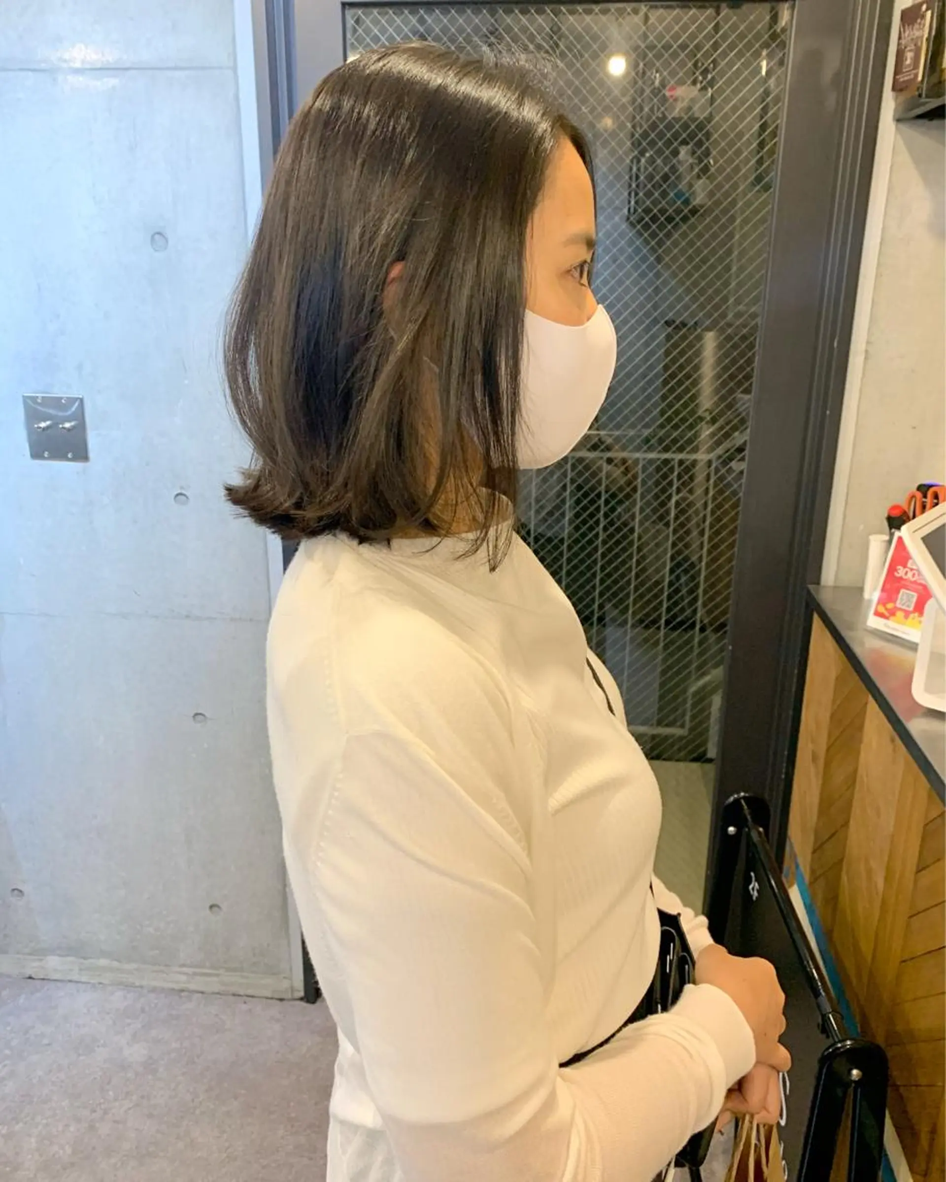 ショート カラー ダークグレー カット ヘアカラー トリートメント ヘッドスパ ヘアセット 柔らかブラウン/顔周 りレイヤー♡ユウシのヘアスタイル