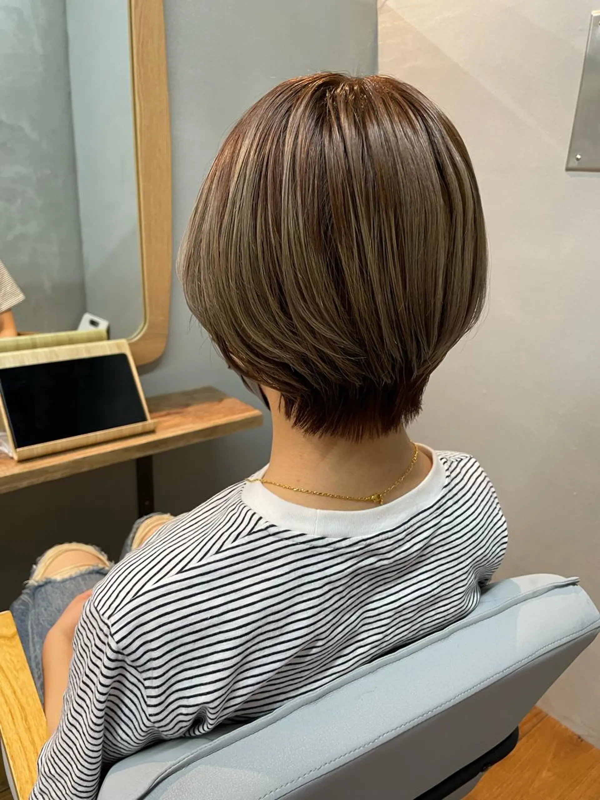 ショート カラー ベージュカラー ショートヘア カット ヘアカラー 女性リピ90%🍨 🩷佐藤みずきのヘアスタイル
