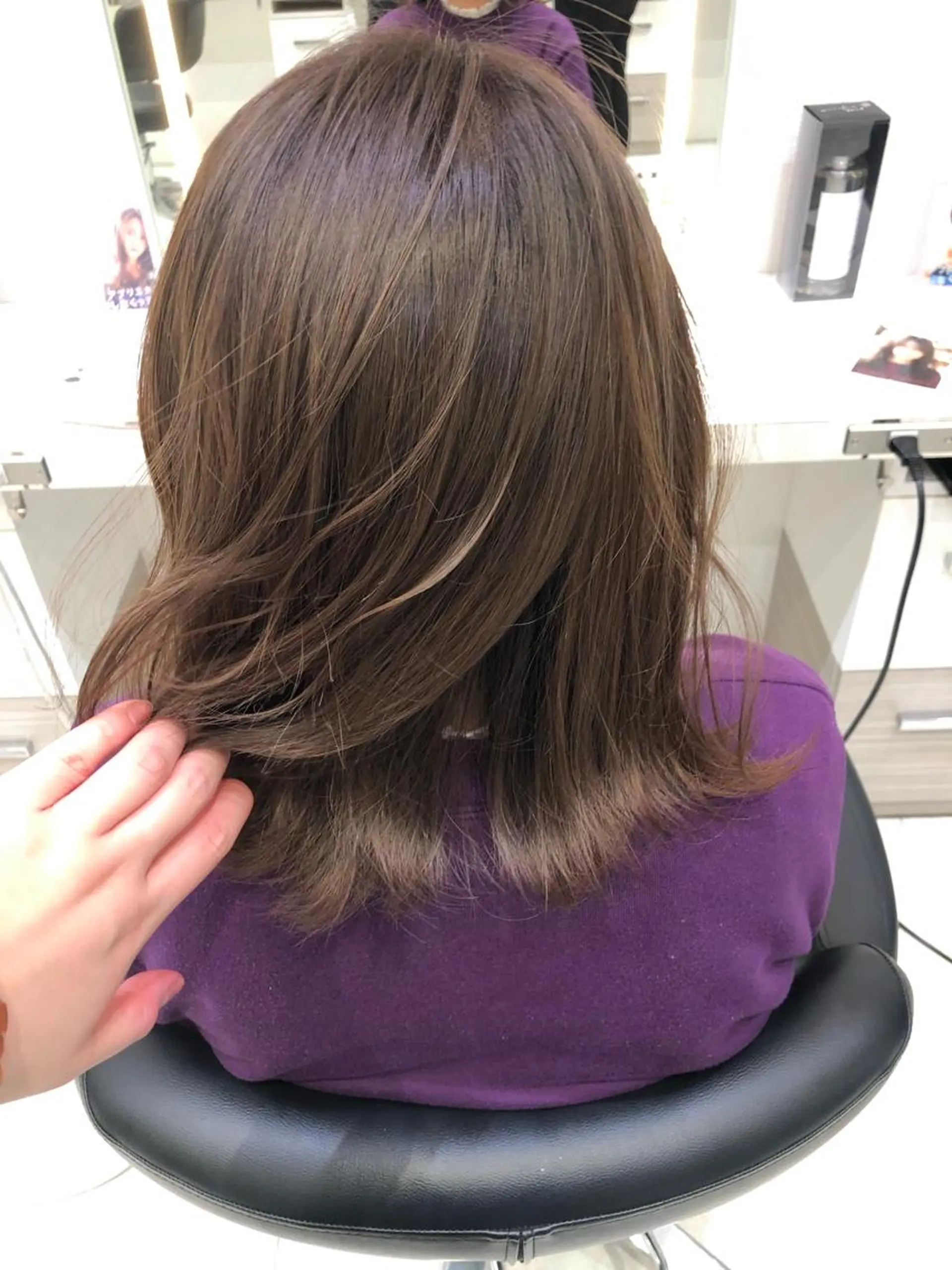 ミディアム アッシュ ヘアカラー 岸 保奈美のヘアスタイル