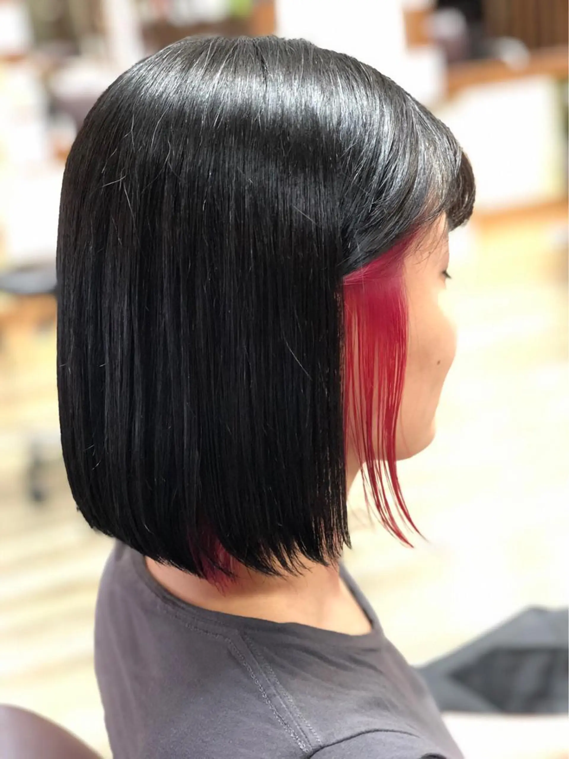 カラー 黒髪 インナーカラー ピンクカラー 大人艶カラー/ ショートカット　辻岡のヘアスタイル