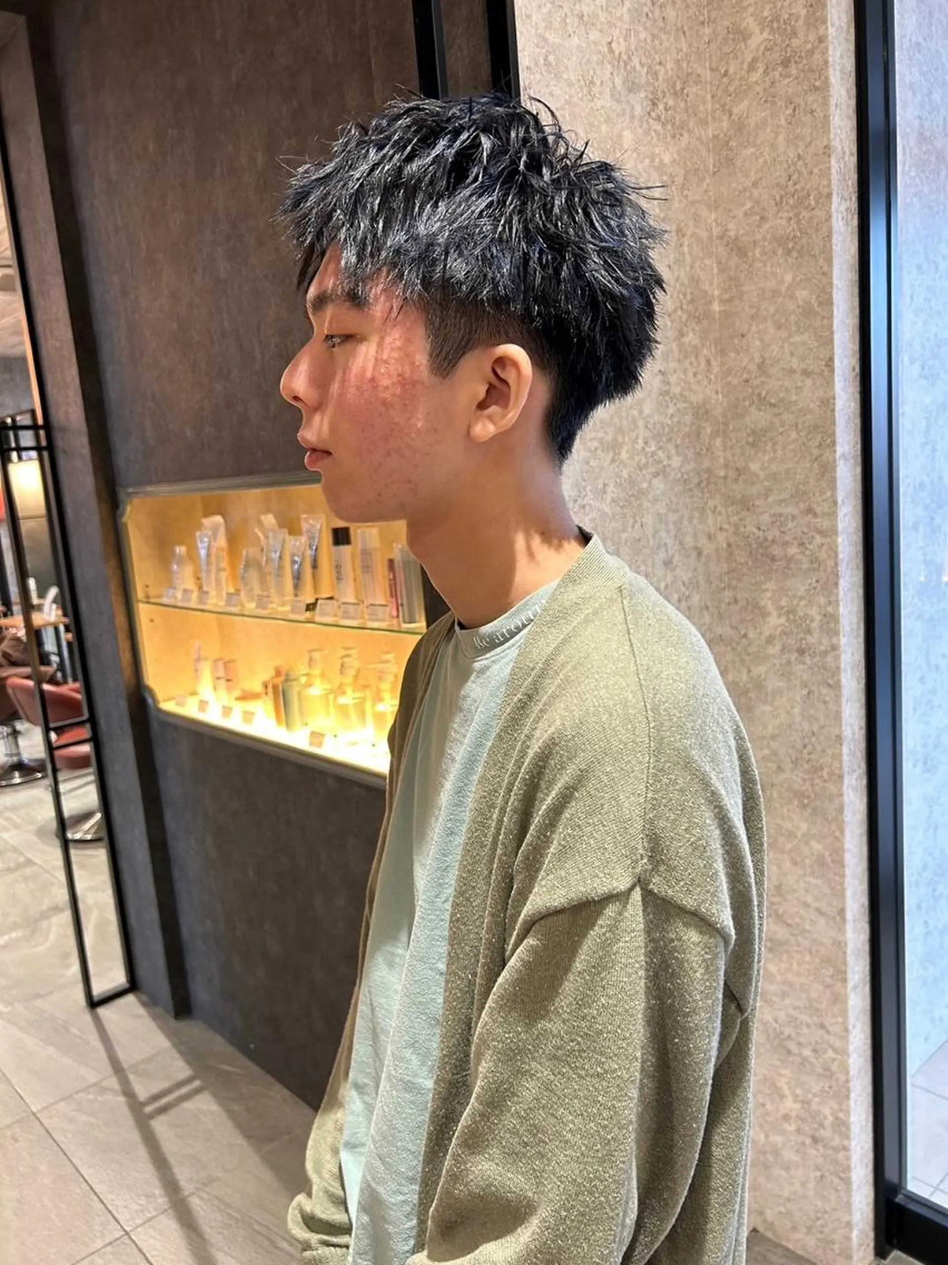 カラー メンズ ショート メンズハイライト ハイライトカラー ハイライト earth 小林亮介 ブリーチ/ハイトーンのヘアスタイル