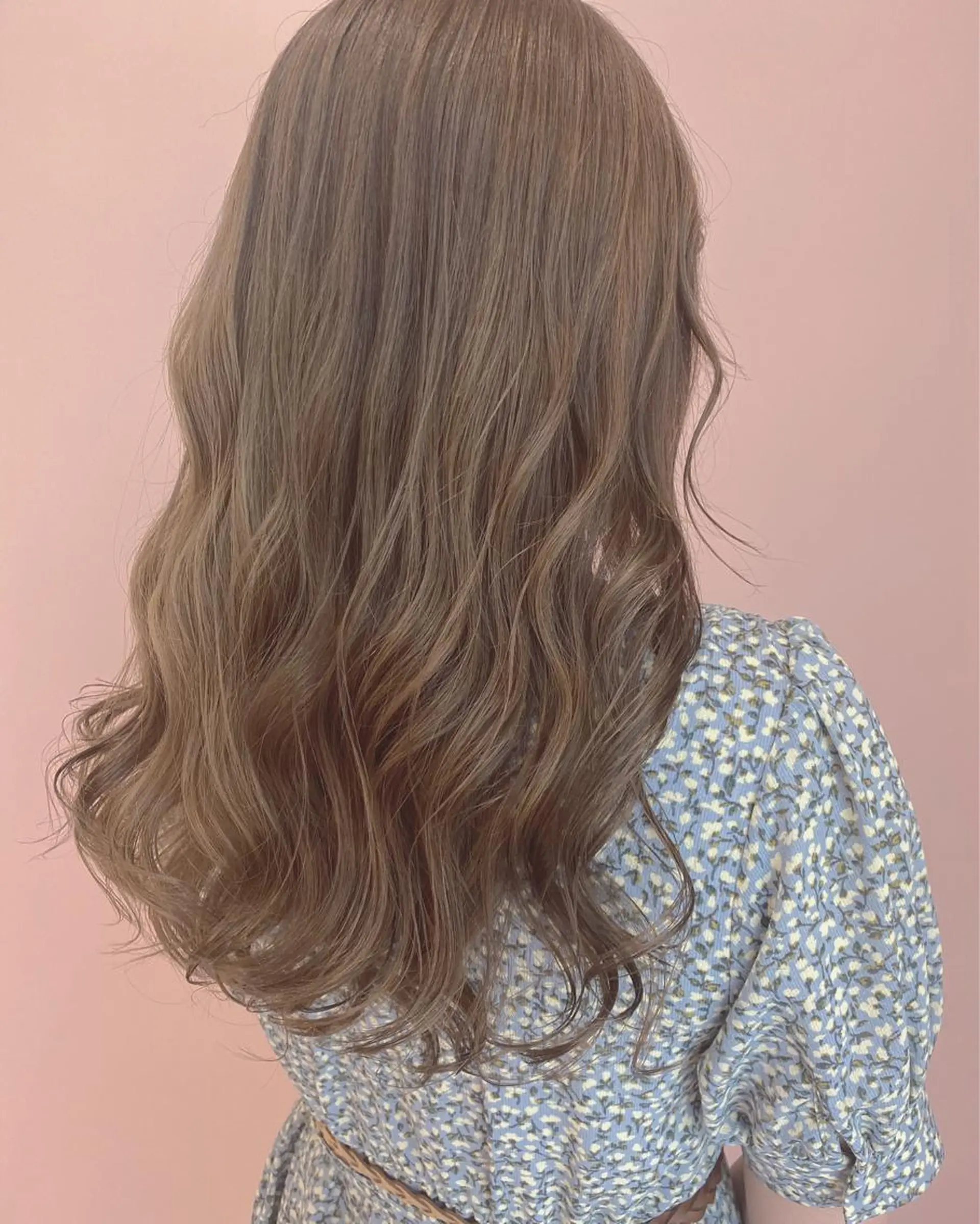 ロング カット ヘアカラー トリートメント 西本 夏美のヘアスタイル