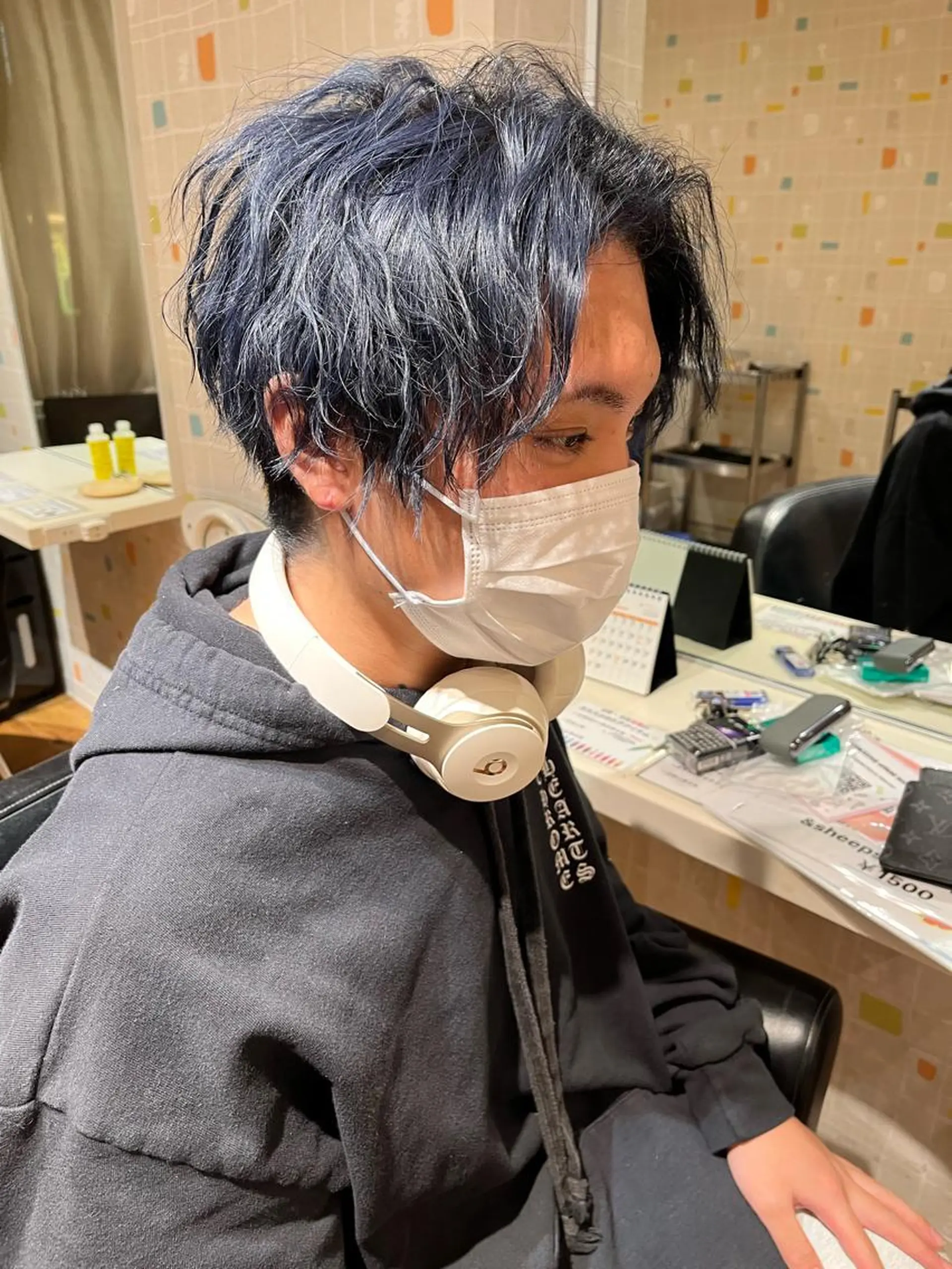 ミディアム カラー メンズ メンズブリーチ アディクシーカラー ブリーチ ブルーカラー ネイビーカラー ヘアカラー メンズ特化 店長 松元のヘアスタイル