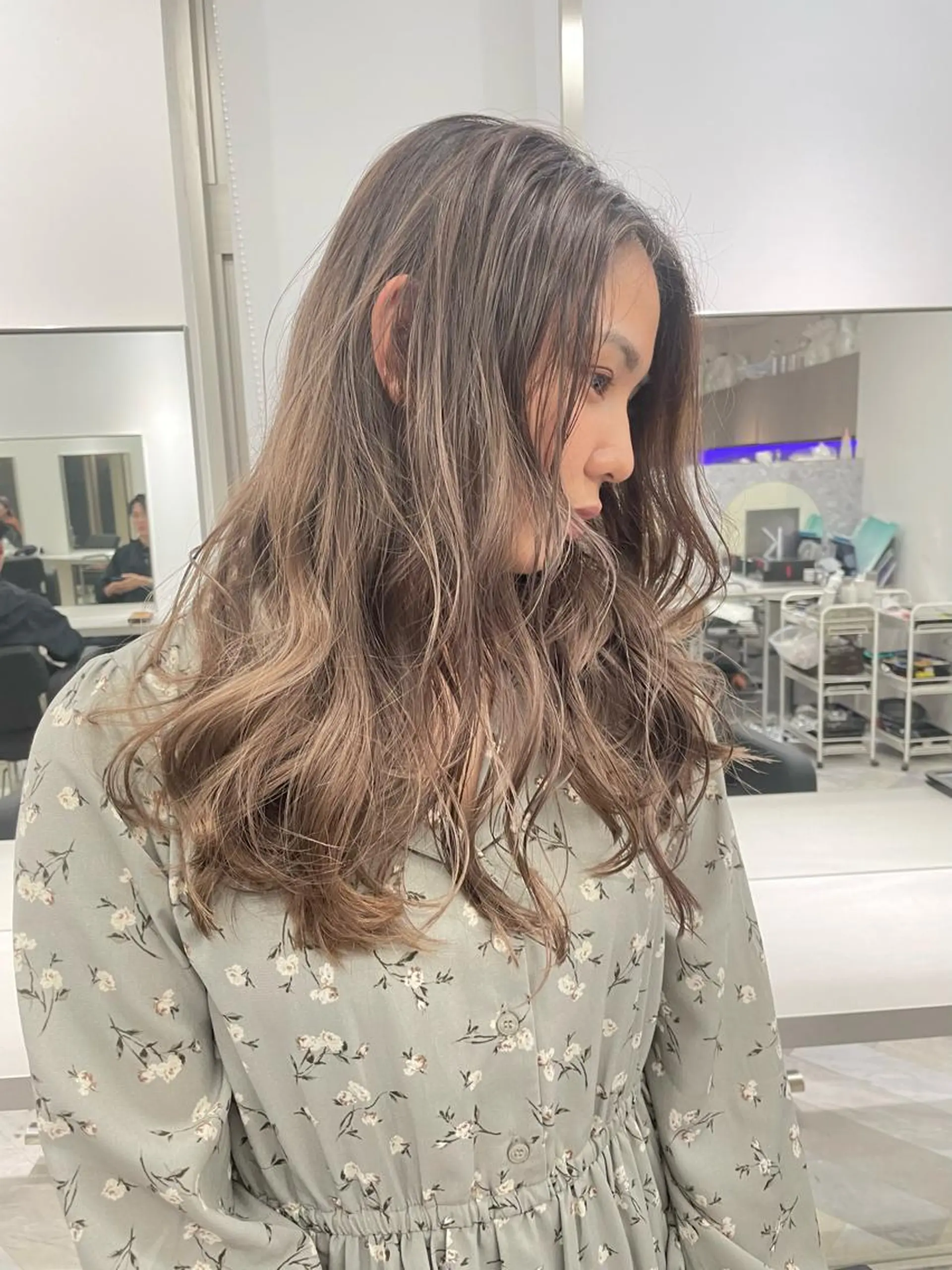 ロング カラー ヘアアレンジ バレイヤージュ レイヤーカット カット ヘアカラー トリートメント 🎗秋山勇 /三宮指名No.1のヘアスタイル