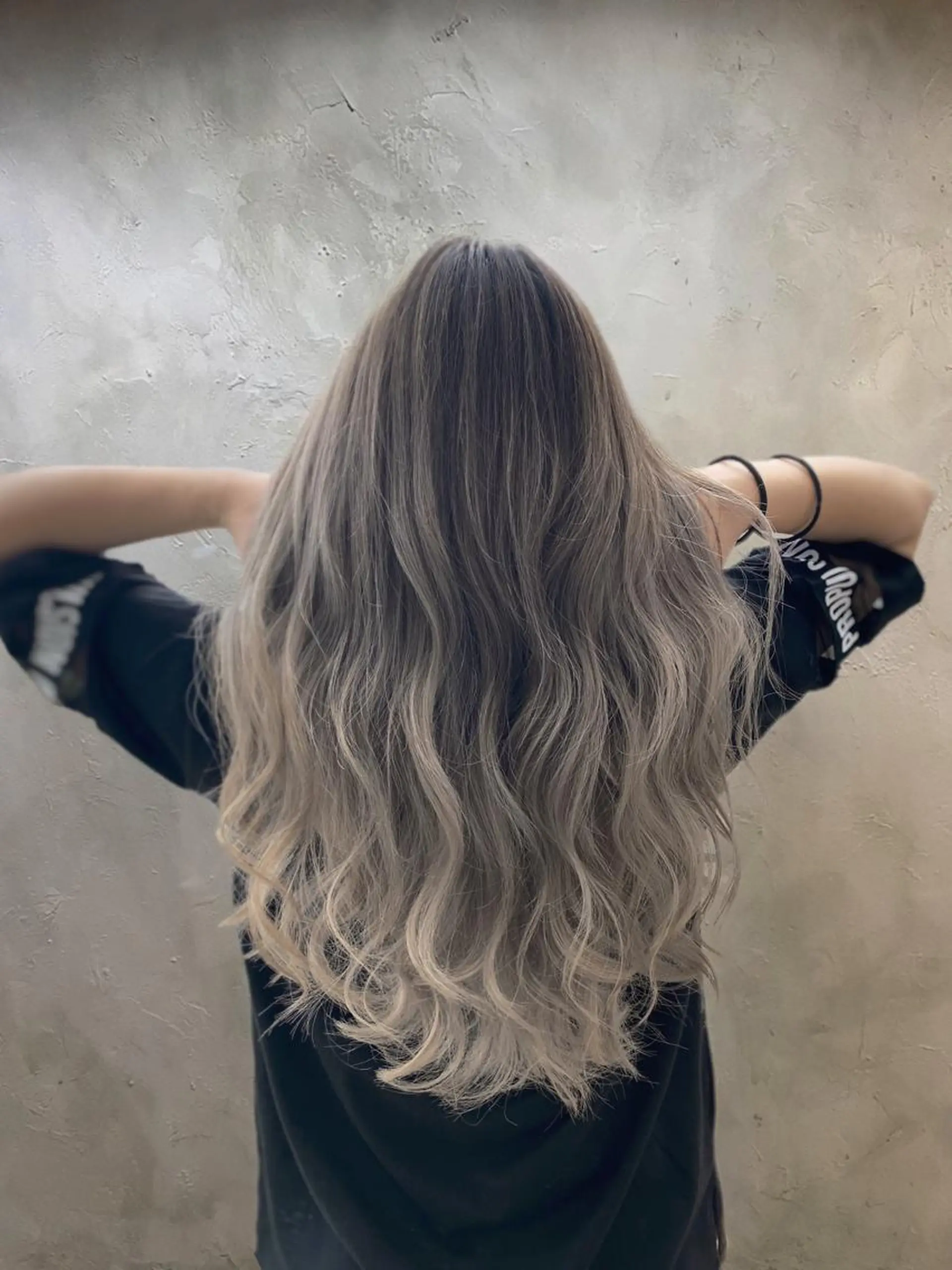 ロング カット ヘアカラー N° 秋田店【ナンバー】のヘアスタイル