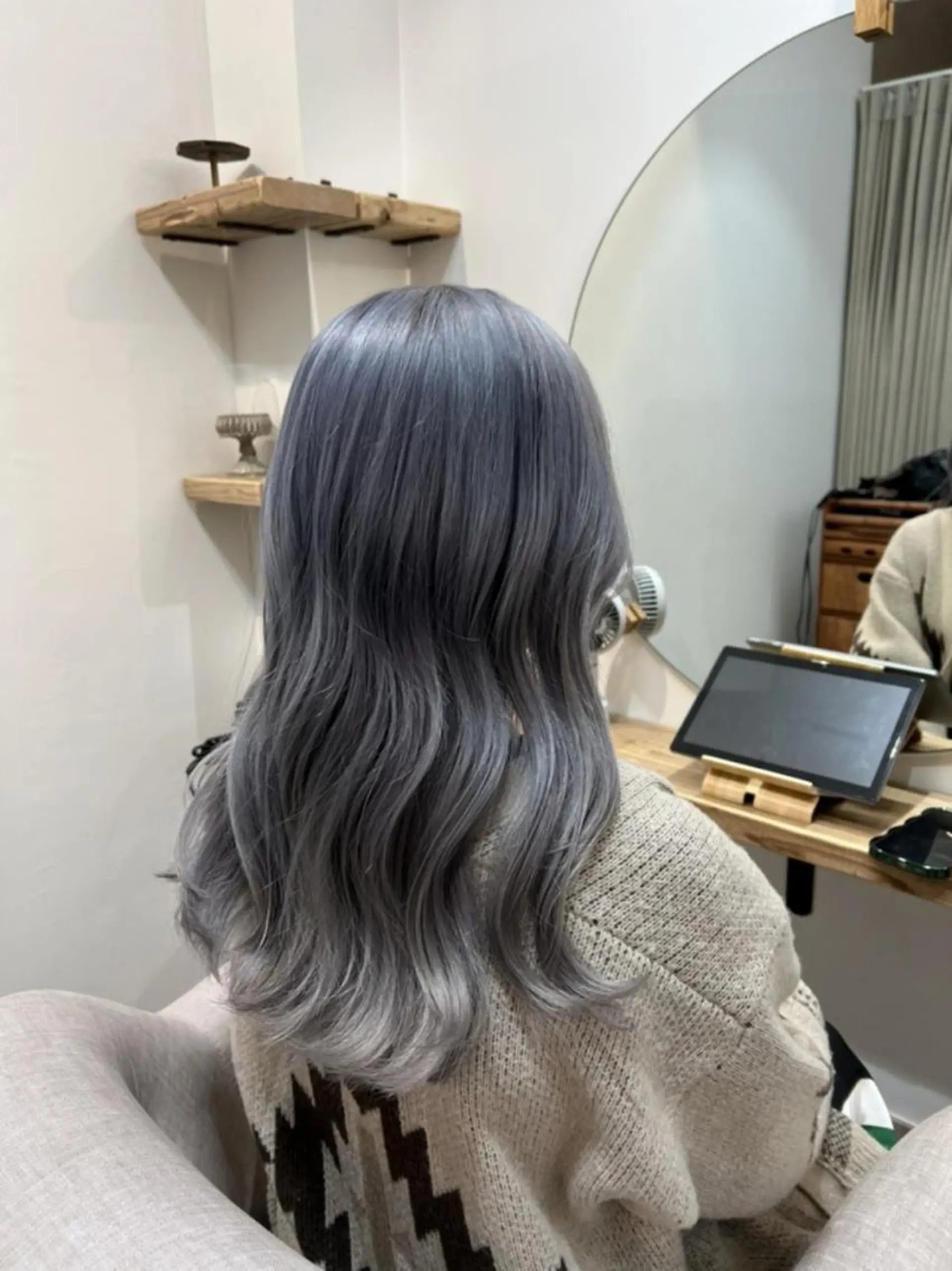 ロング カラー ブリーチ シルバー ホワイトシルバー Ami アミのヘアスタイル