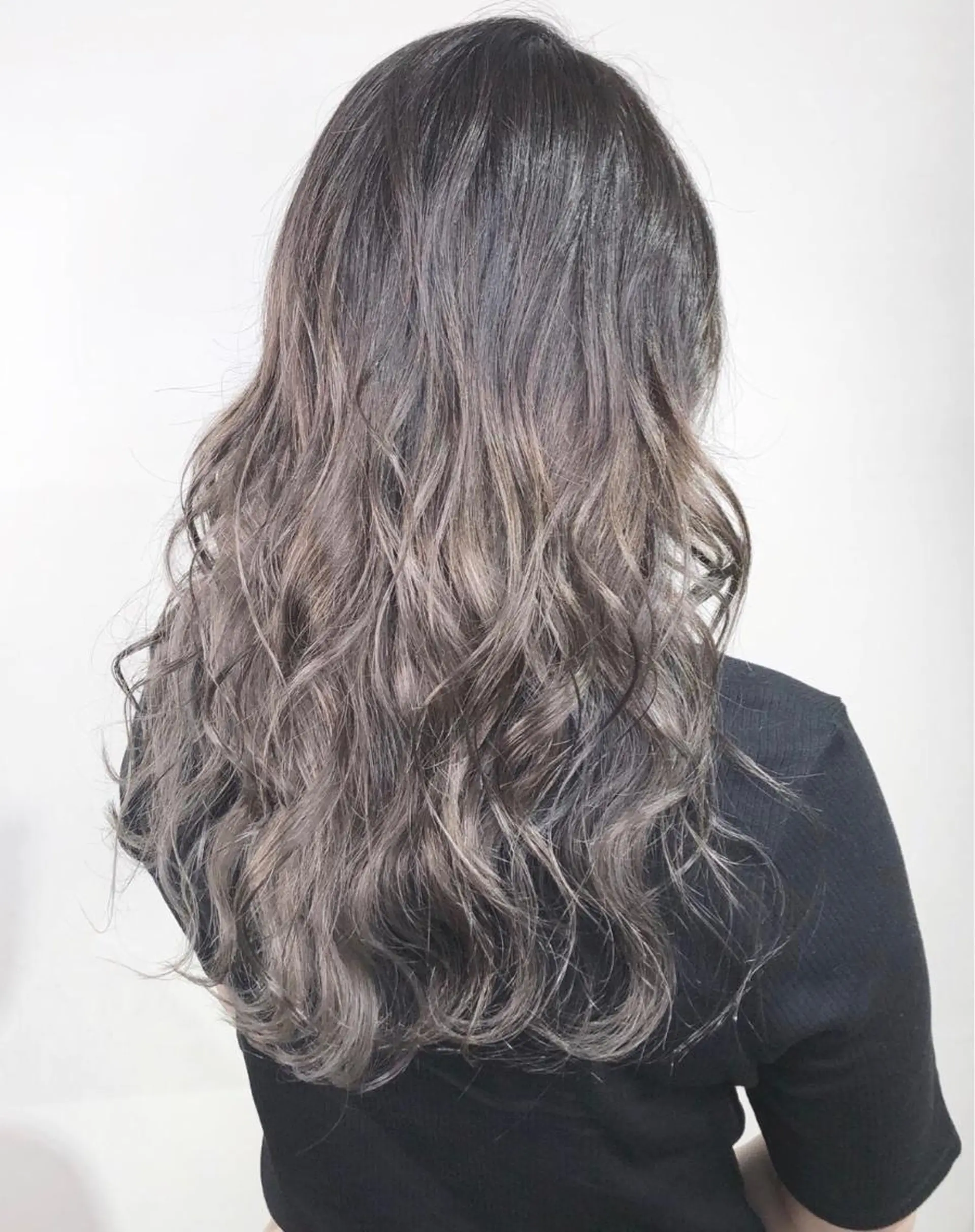 セミロング カラー _WHITE+ 南海難波店のヘアスタイル