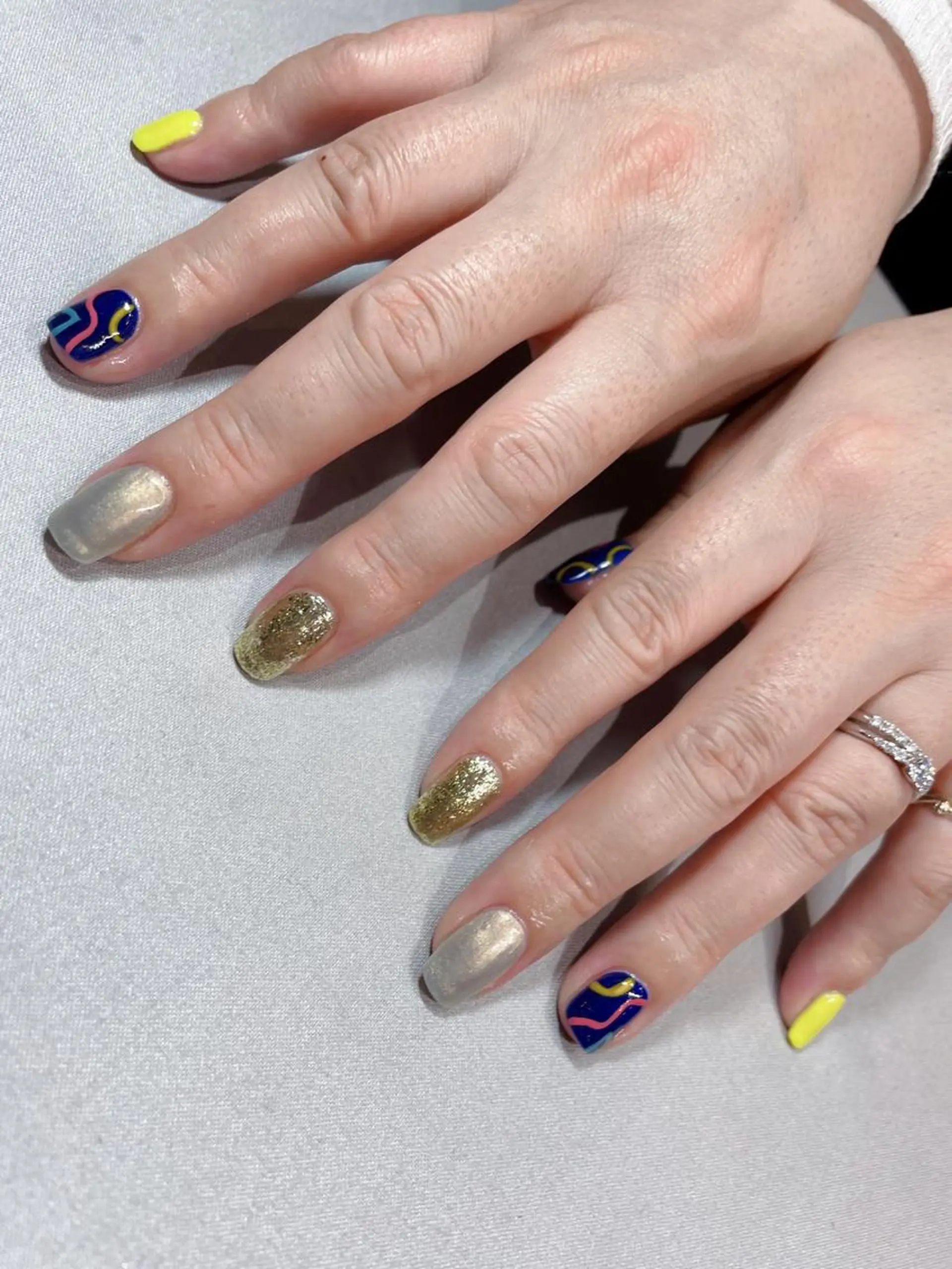 ネイル iiloo aromaworksのネイルデザイン