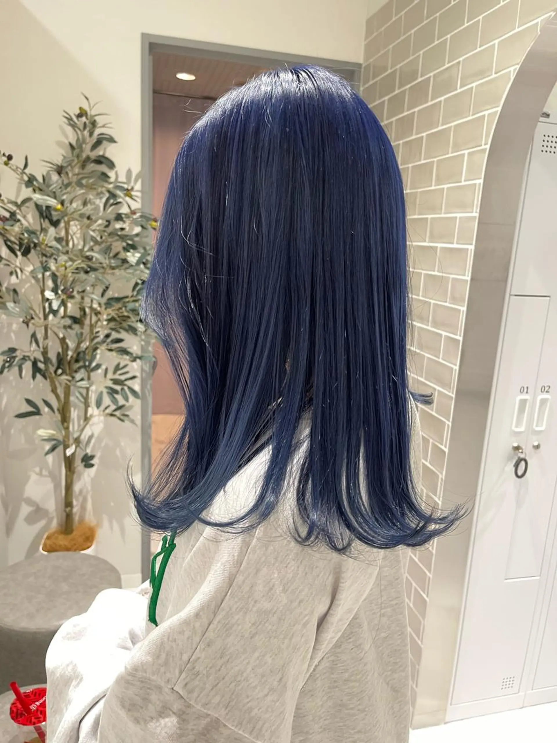 ミディアム カット ヘアカラー トリートメント 〻ツヤハイトーン🩰 🤍HARUCAのヘアスタイル