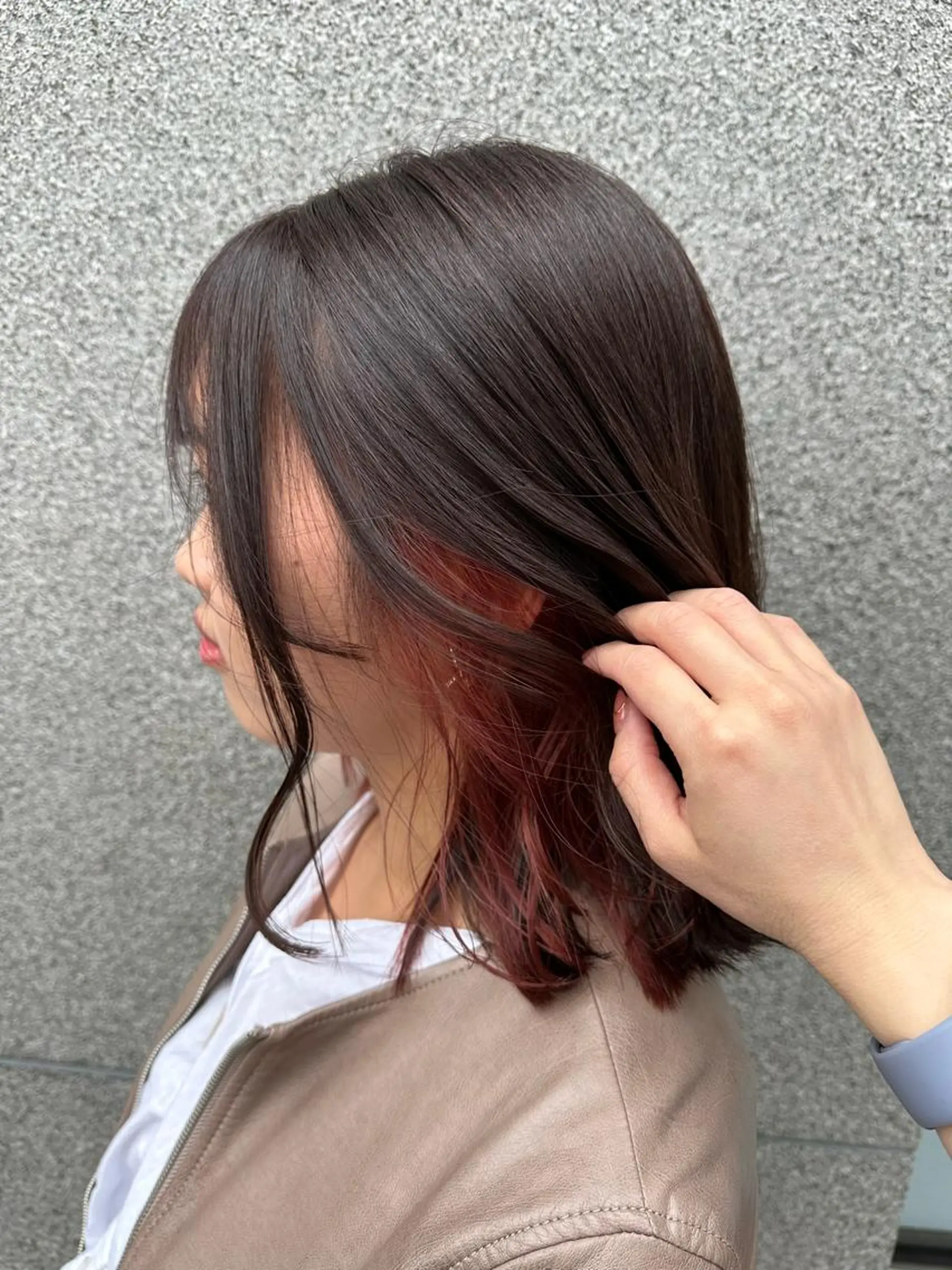 セミロング カラー インナーカラー カット ヘアカラー 阪本 愛実のヘアスタイル