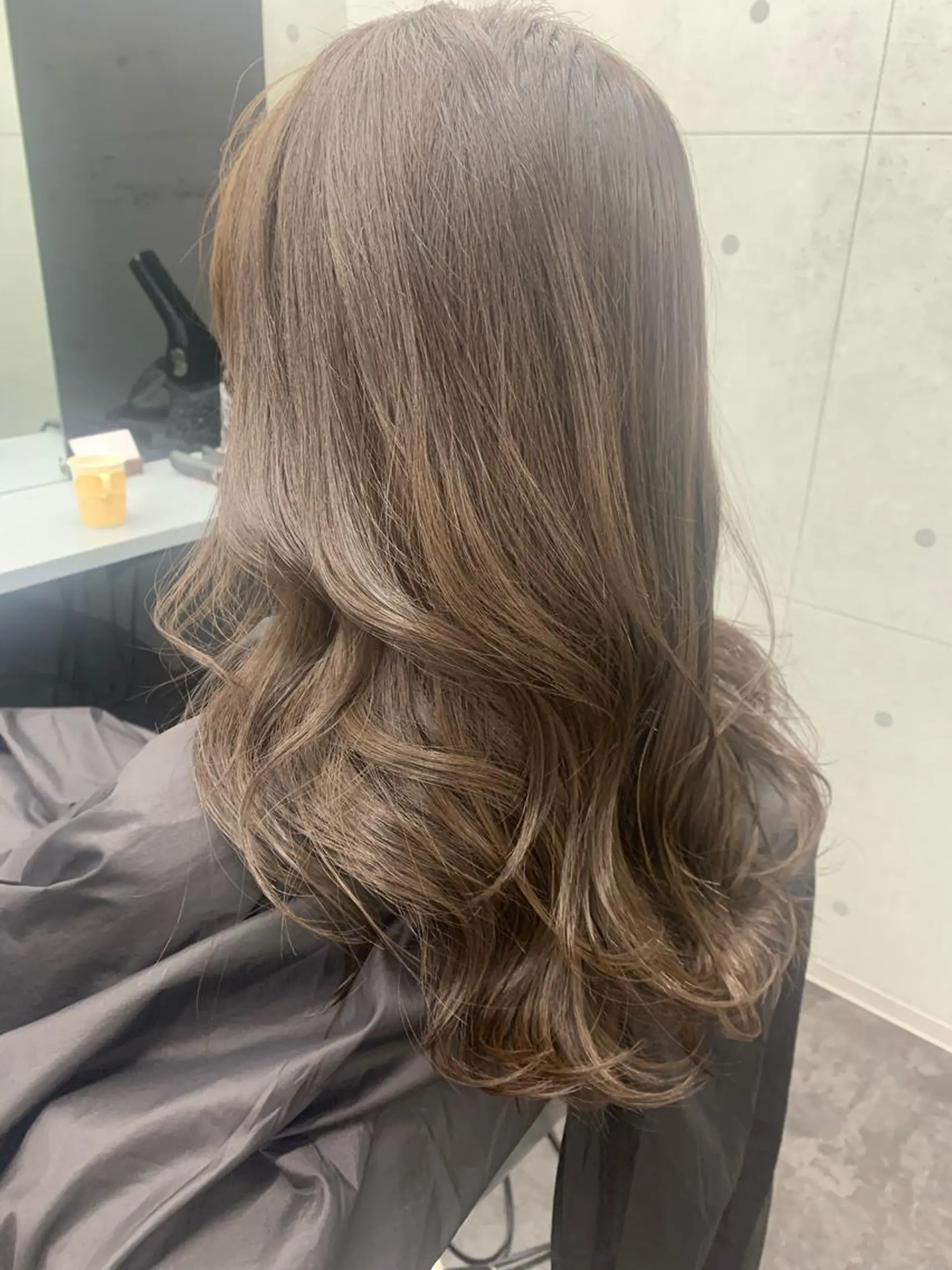 ロング アッシュ ハイライト 髪質改善 韓国風ヘア レイヤーカット カット ヘアカラー トリートメント 韓国風ツヤ髪サロン ⭐️髪質改善ルーチェのヘアスタイル