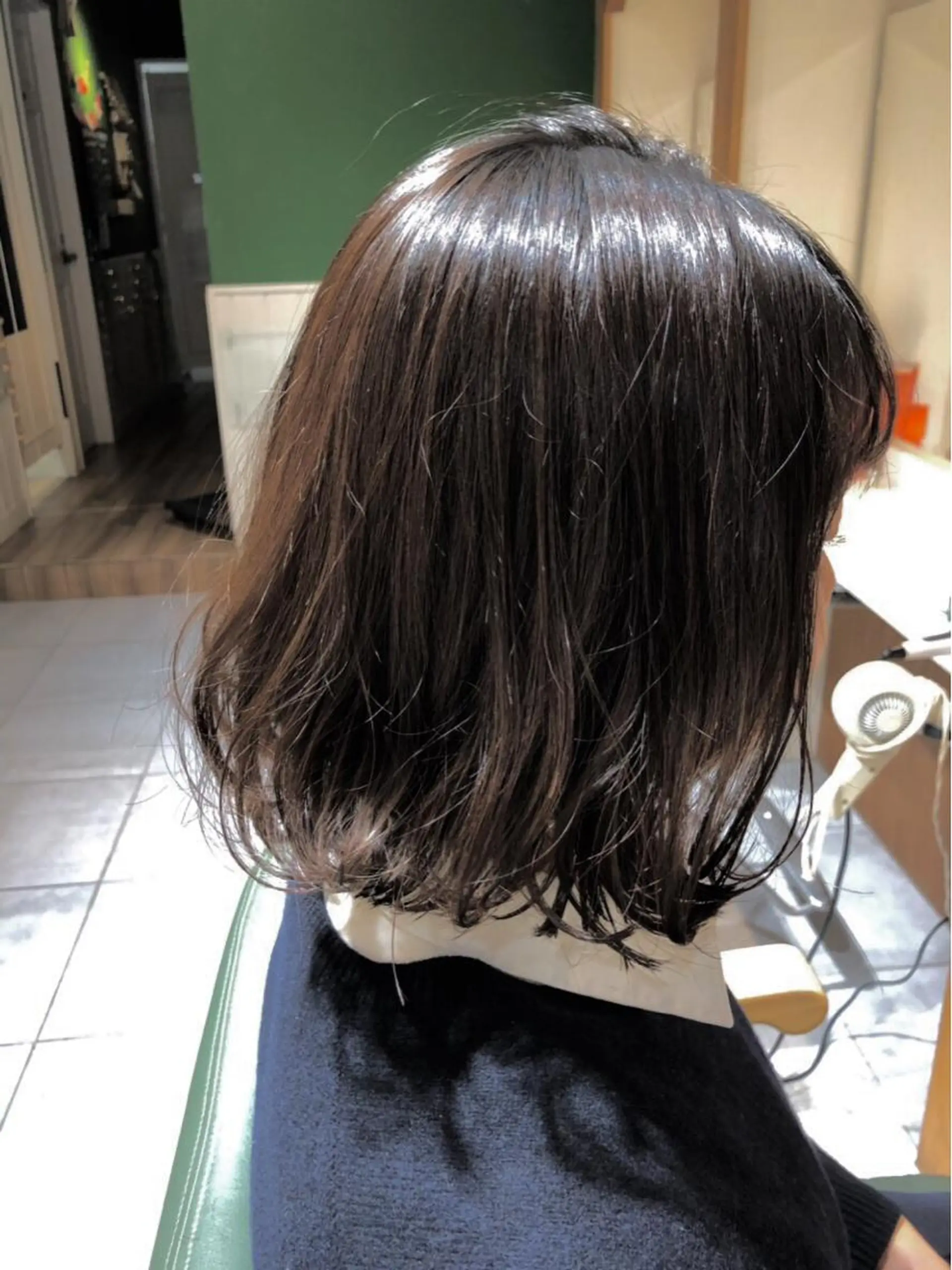 ショート カラー パーマ 前下がりボブ ボブ 外ハネヘア トリートメント fukuyasu rikaのネイルデザイン
