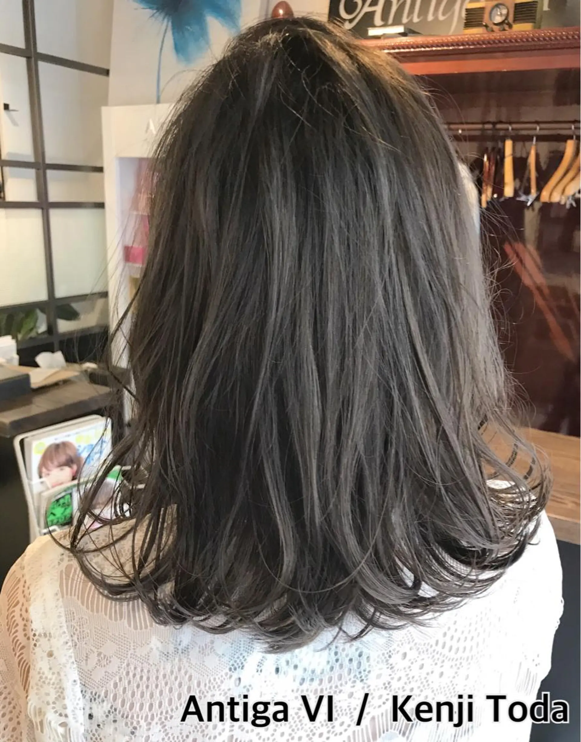 セミロング カラー ブリーチ グレージュ ハイライトカラー ハイライト その他 アピール欄に重要な お知らせがありますのヘアスタイル