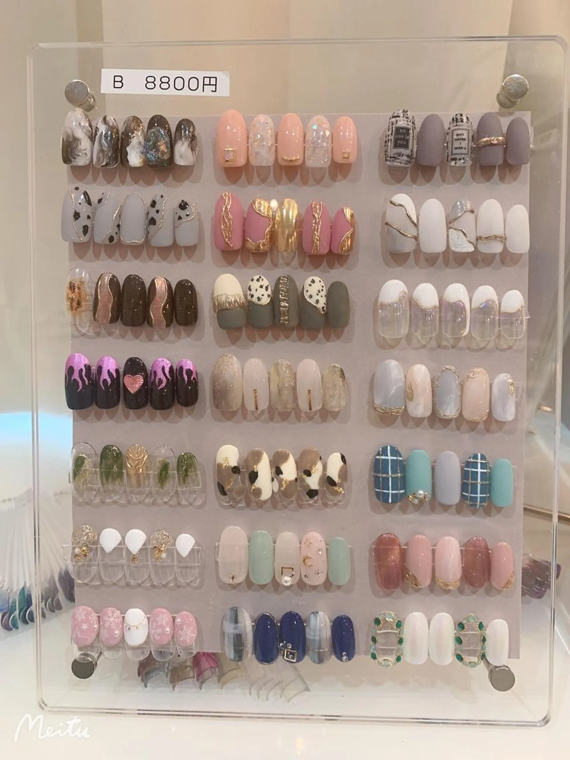 ネイル nail atelier new moon所属・森 貴子のネイルデザイン