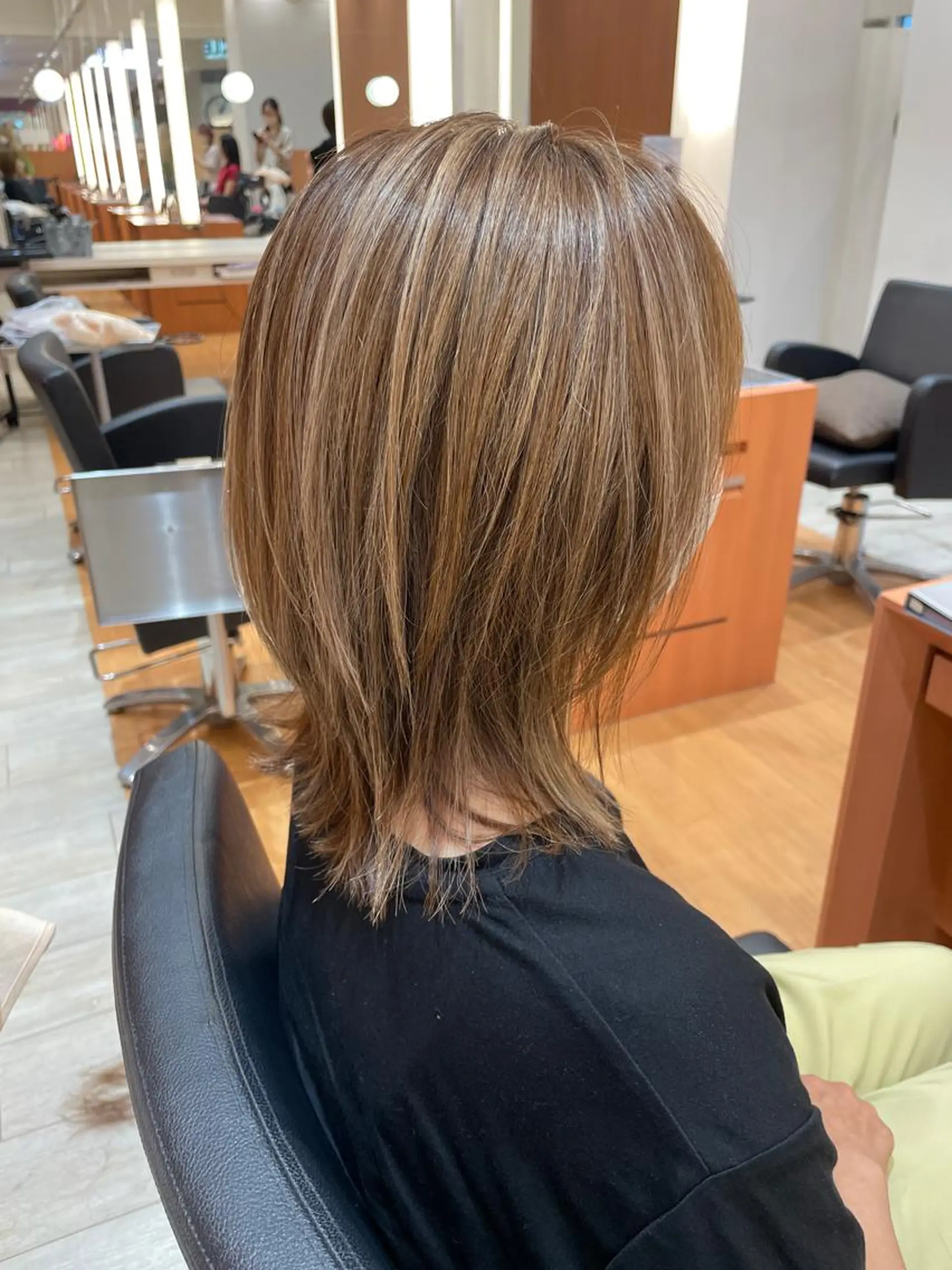 ミディアム ハイライト カット ヘアカラー ハイライト 石橋 瑞穂のヘアスタイル