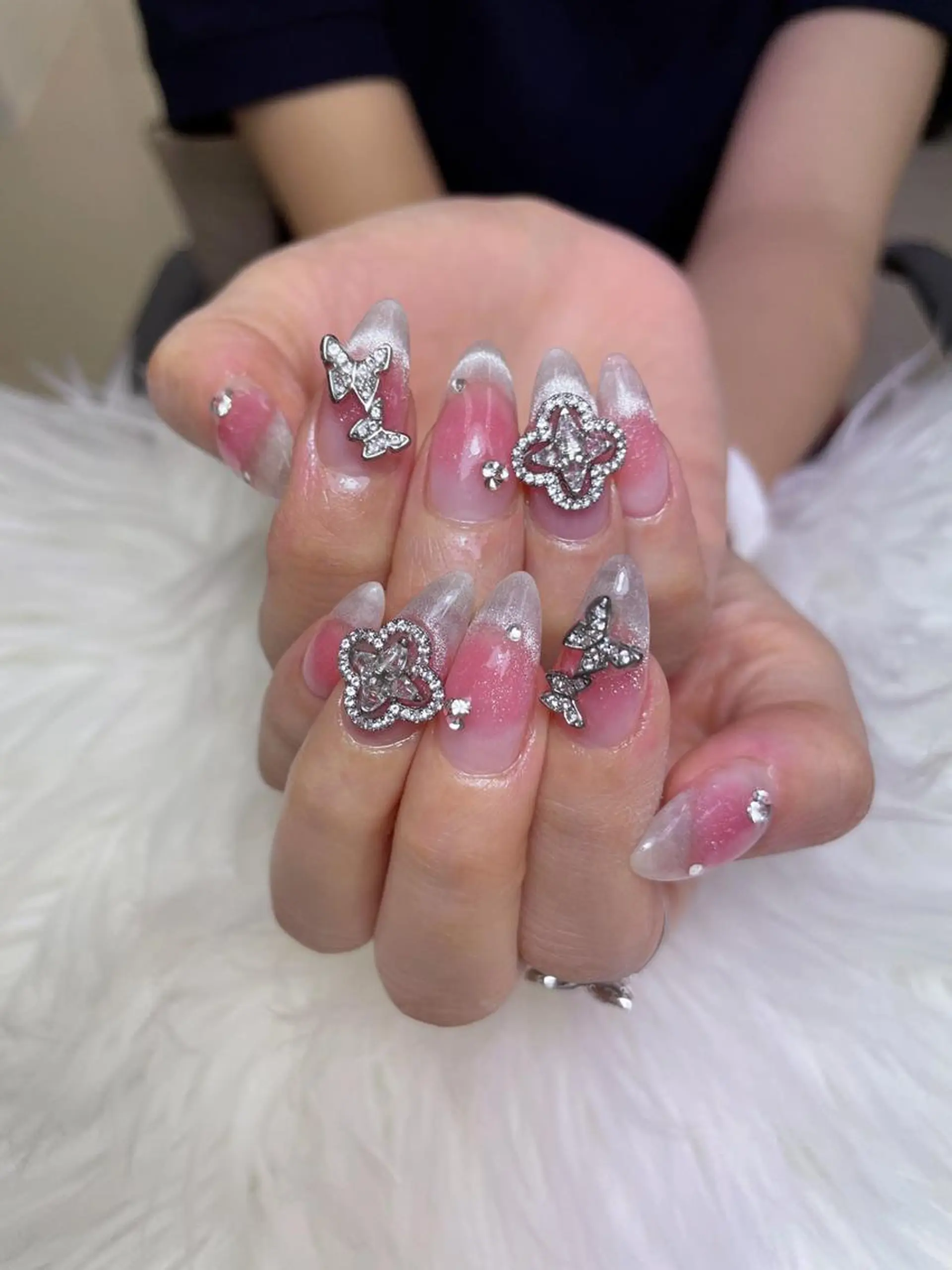 ネイル U nail 🩷新宿店のネイルデザイン