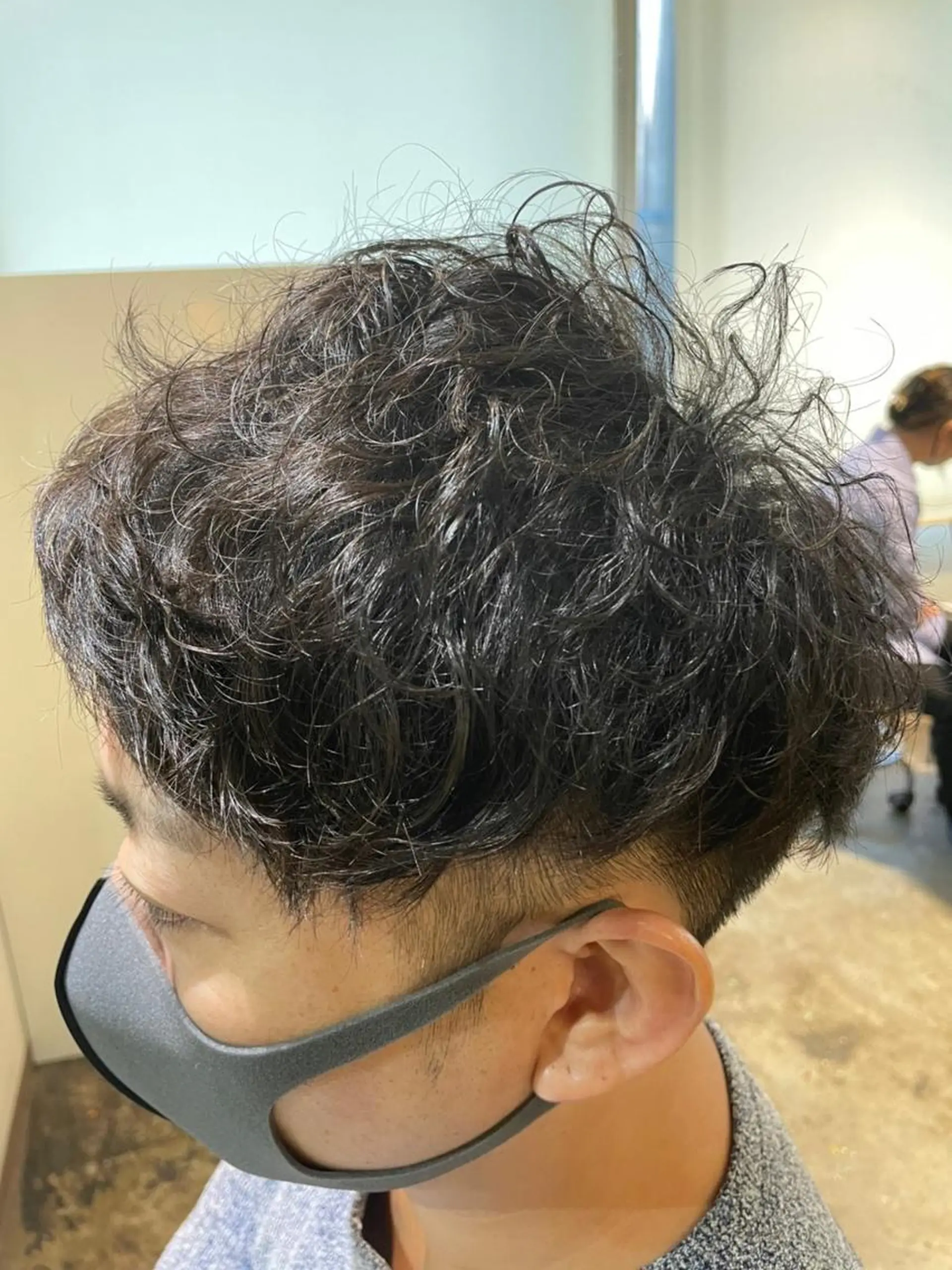 セミロング パーマ カラー セミロングパーマ アディクシーカラー アッシュ バレイヤージュ ミストバング 初めでも安心🌟 newi町田✂のヘアスタイル