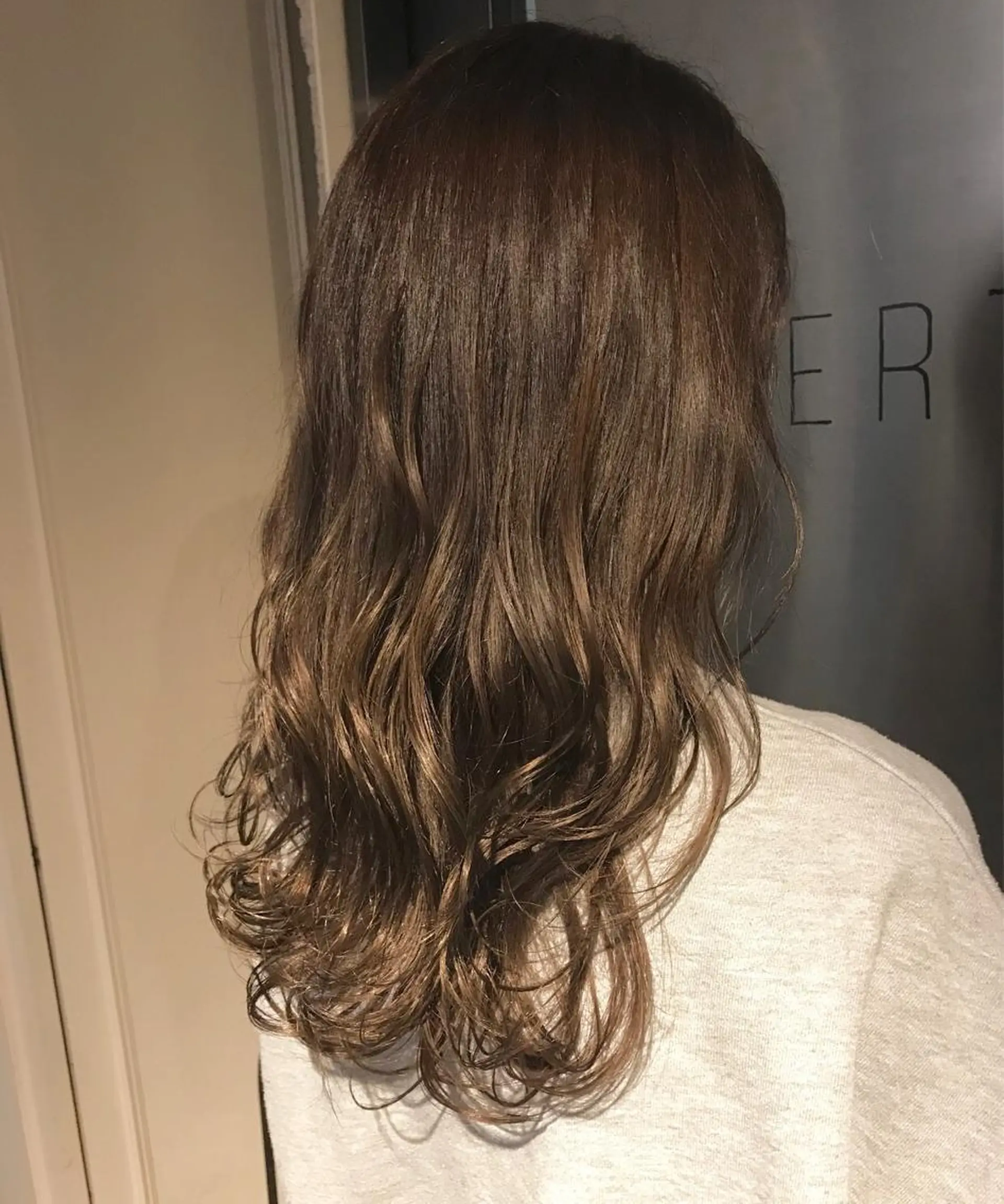 ロング カラー ベージュカラー 再現度&髪質改善 LISAのヘアスタイル