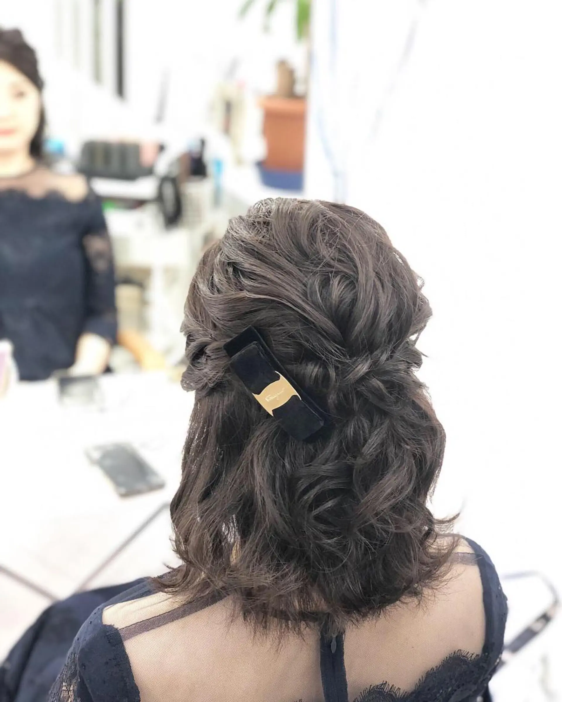 ミディアム laera 佐藤のヘアスタイル