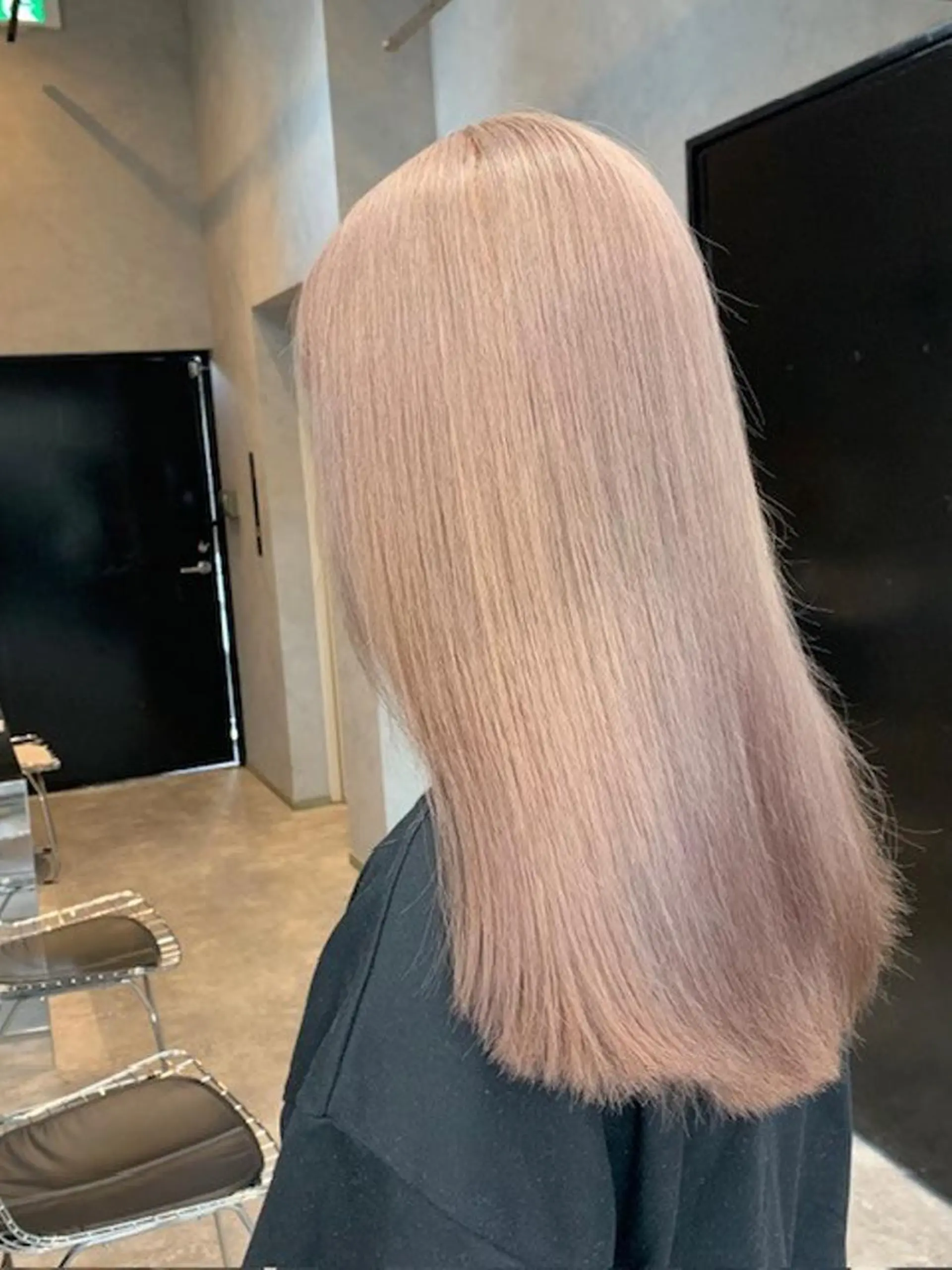 ロング ショートボブ ボブ ハイライト 髪質改善 縮毛矯正 ヘアカラー 奈良一番ミルクティー ベージュしています⭐のヘアスタイル