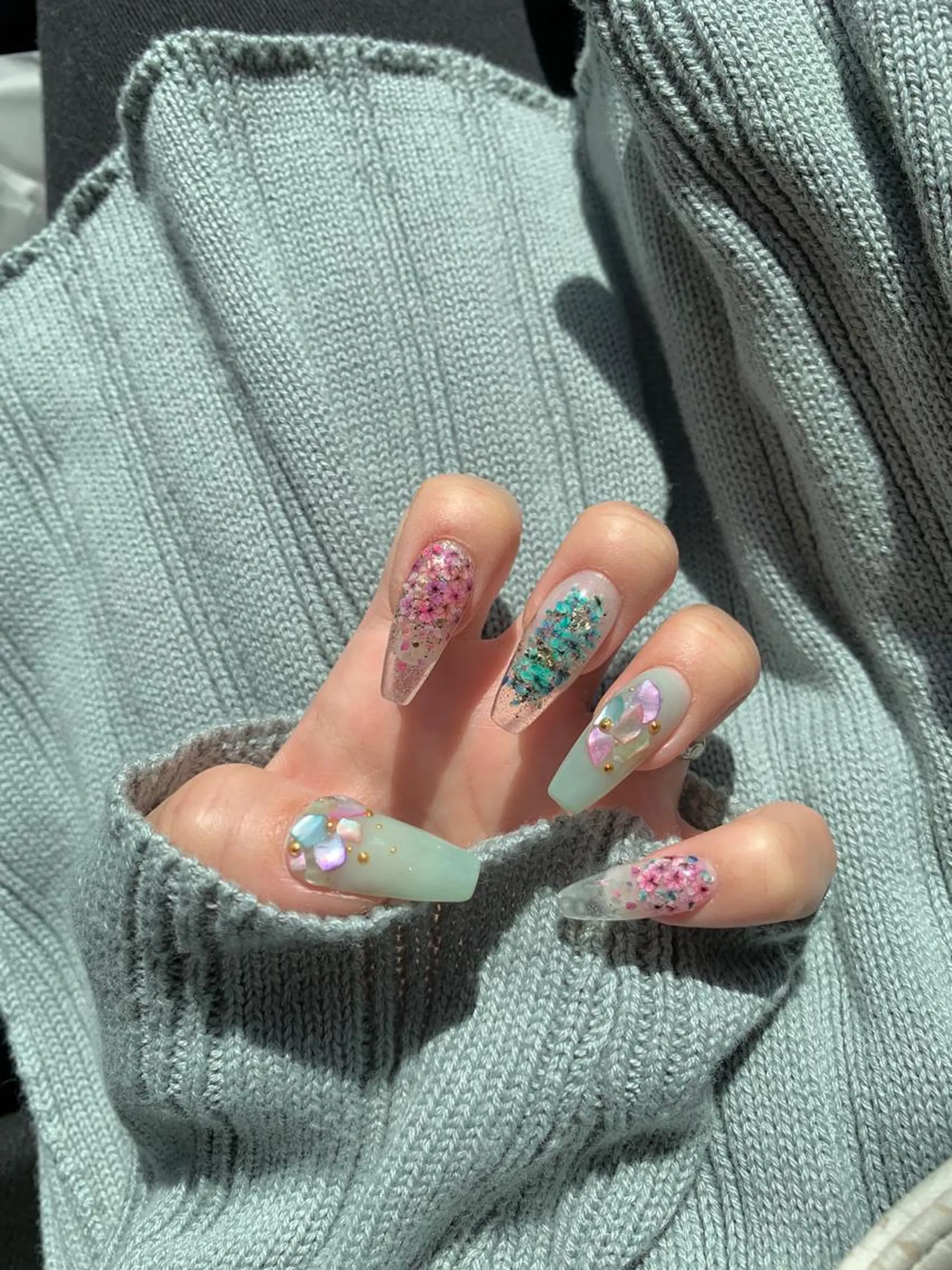 ネイル クリアネイル フラワーネイル スカルプネイル Nailsalon E's cafeのネイルデザイン