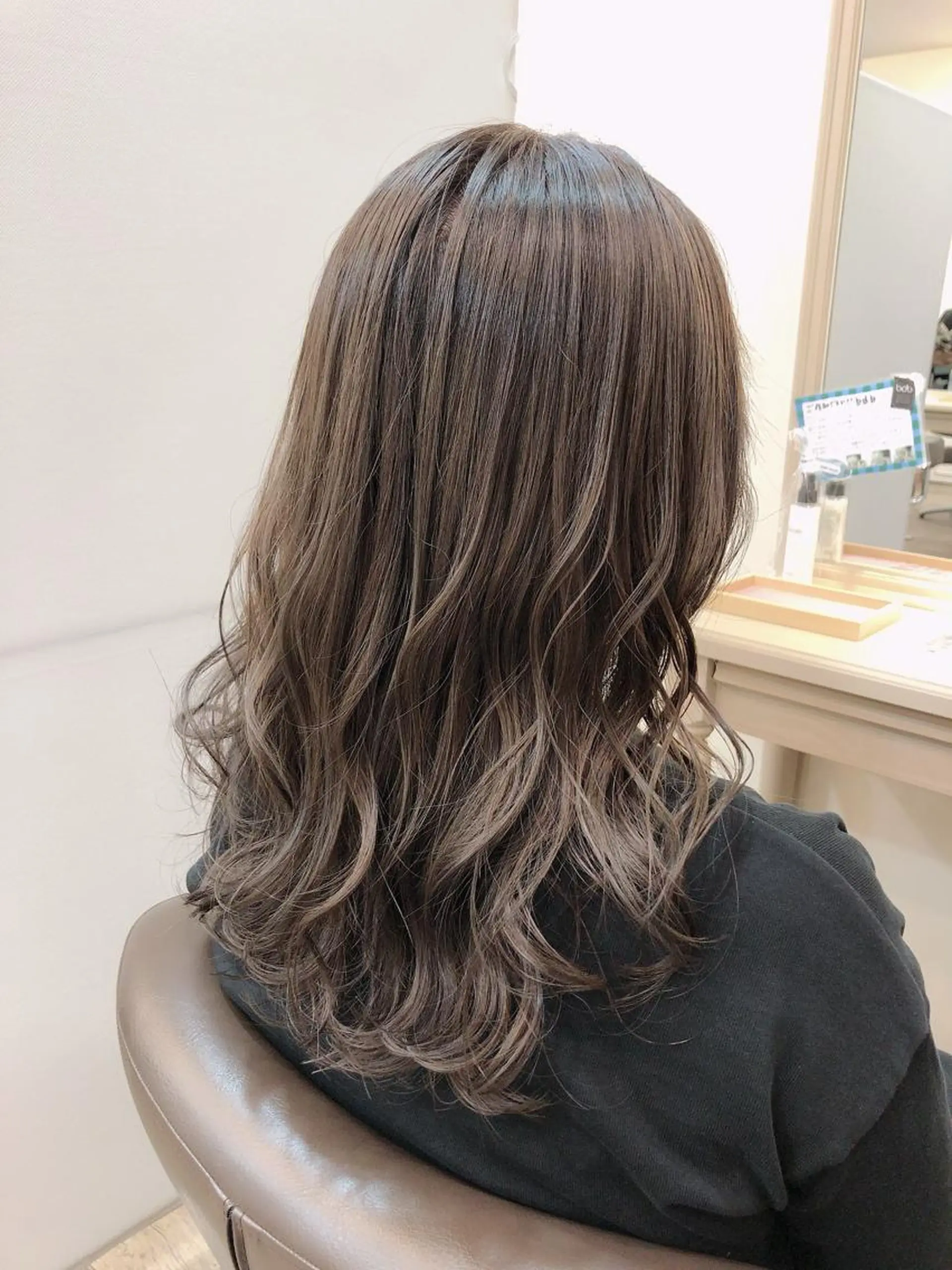 セミロング カラー グレージュ ハイライトカラー ハイライト ヘアカラー 尚平 髪質改善 大人のデザインカラーのその他イメージ