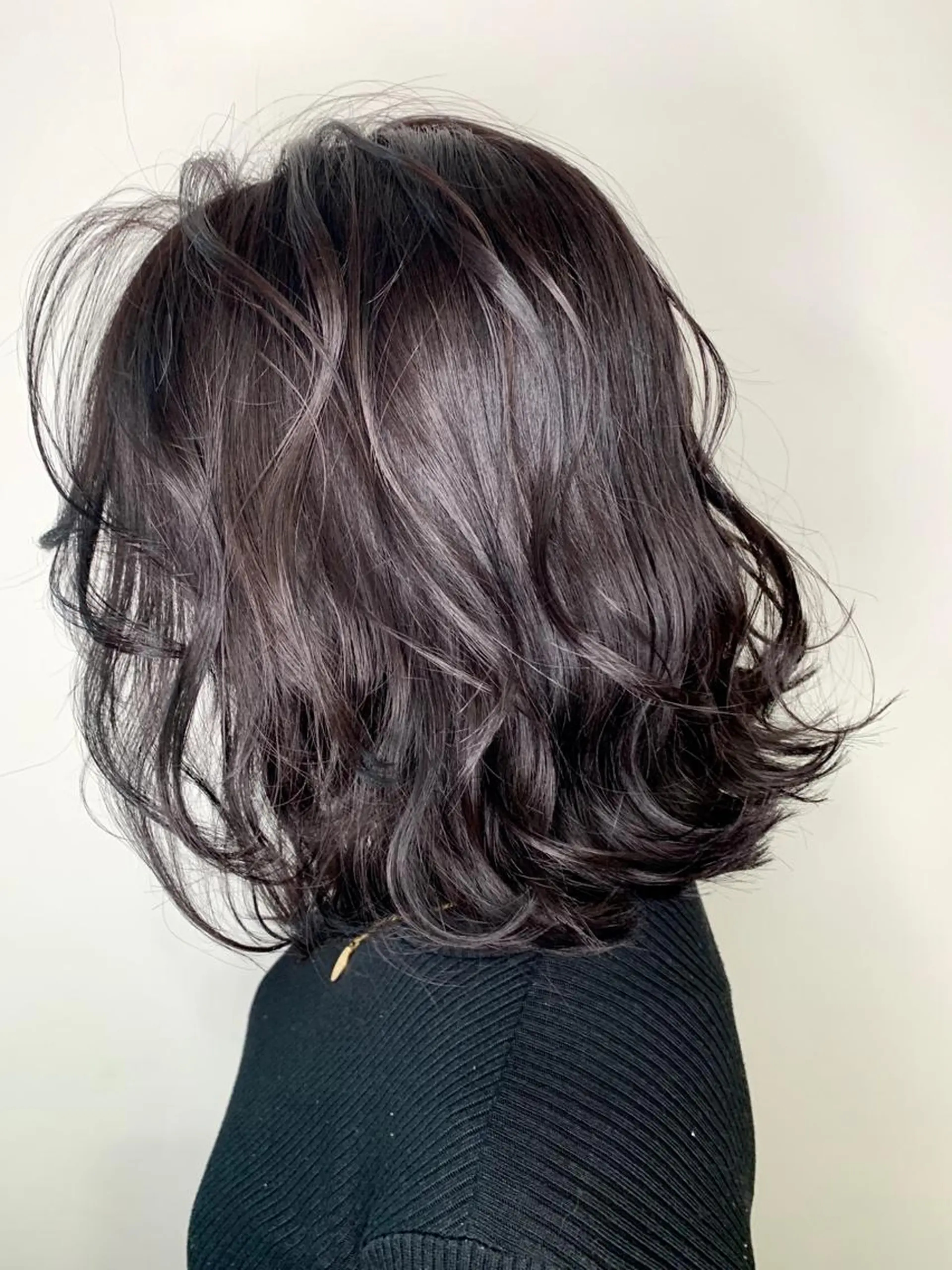 ミディアム カラー 切りっぱなしボブ ダークグレー ダークグレージュ グレージュ ボブ カット ヘアカラー トリートメント エフェクトブリーチ エクステhiroのヘアスタイル