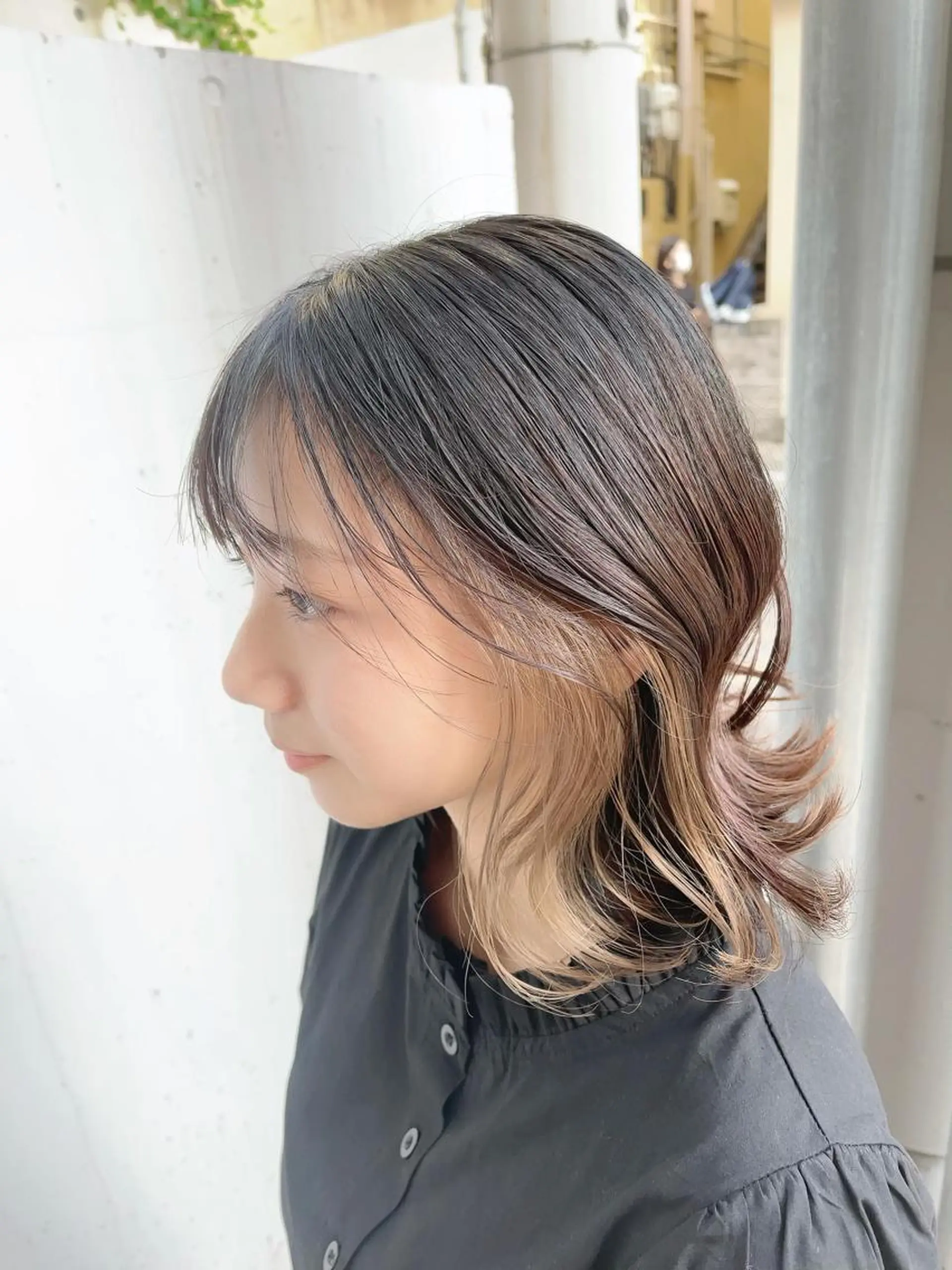 ミディアム カラー ベージュカラー イヤリングカラー ミルクティーベージュ 泉 堅也のヘアスタイル