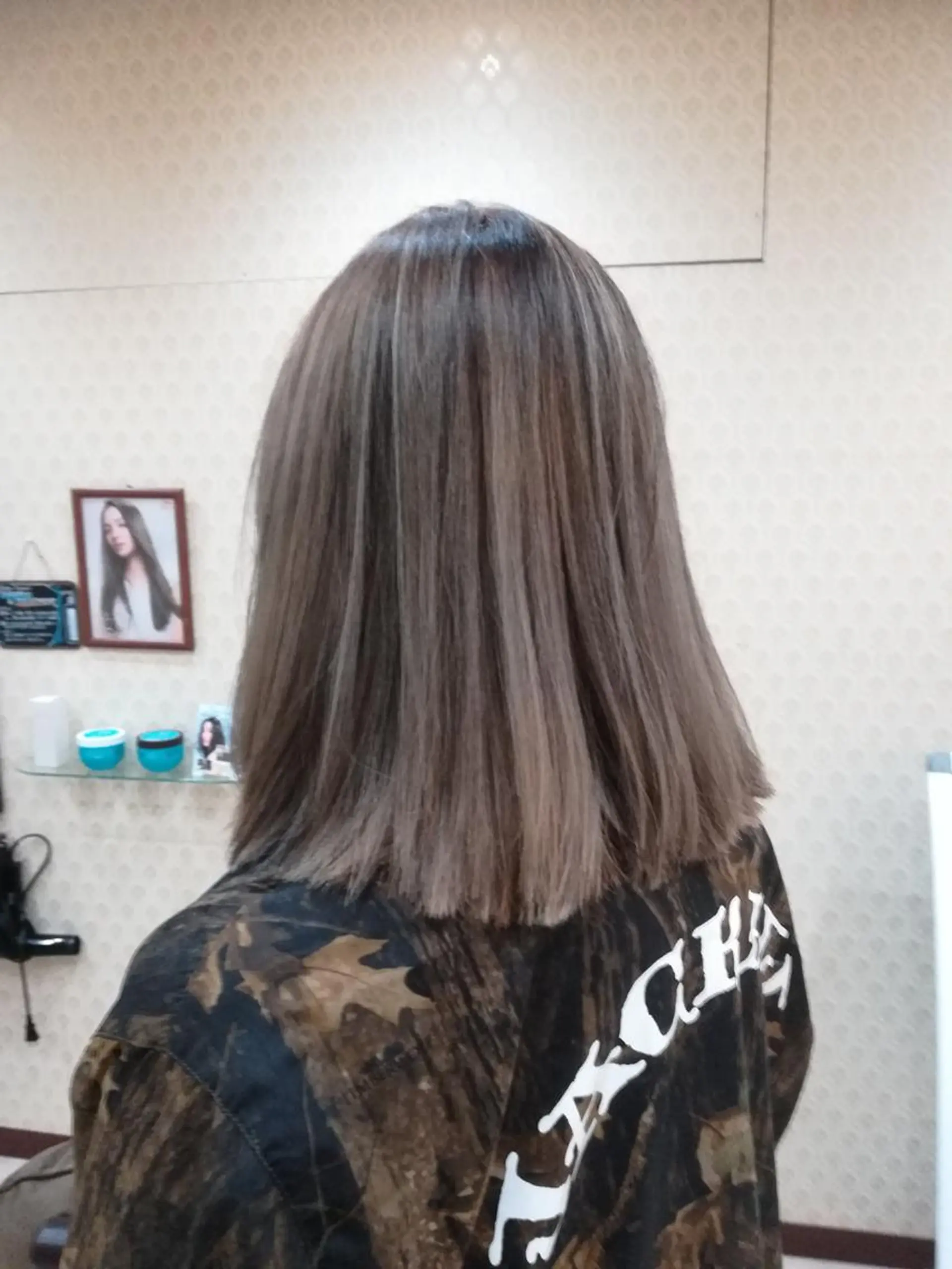 ミディアム カラー アッシュ ベージュカラー ハイライトカラー ハイライト sato shoheiのヘアスタイル