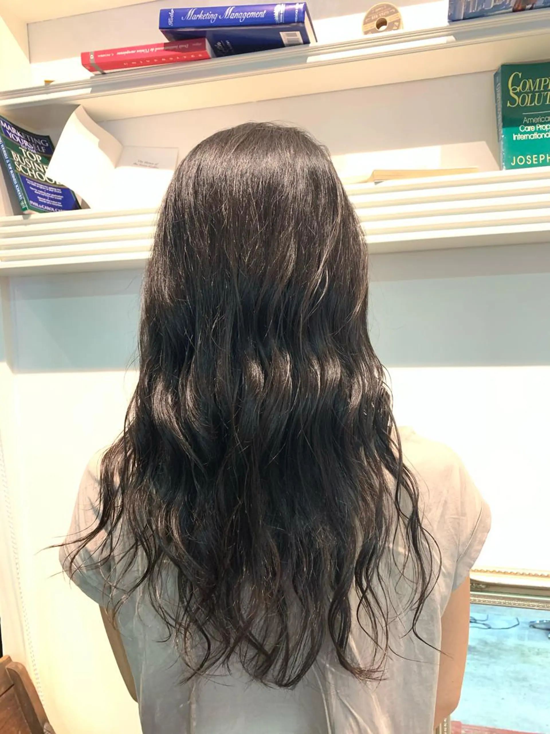 ロング アッシュ カット ヘアカラー トリートメント ヘッドスパ ヘアセット 山口 竣也のヘアスタイル