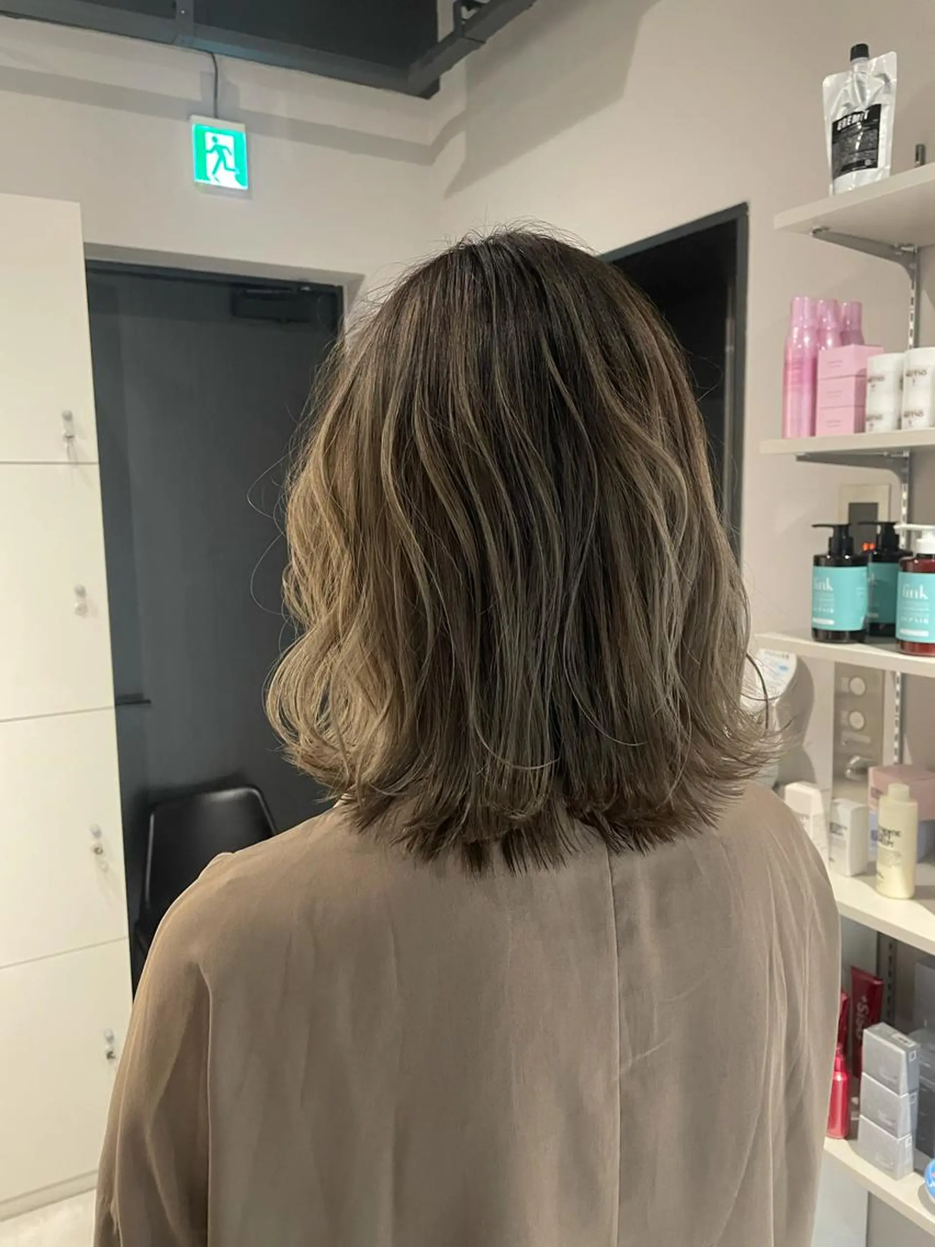 ミディアム カラー バレイヤージュ レイヤーカット ヘアカラー トリートメント ブリーチ👩‍🦳/ ‪✂︎MANAMIのヘアスタイル