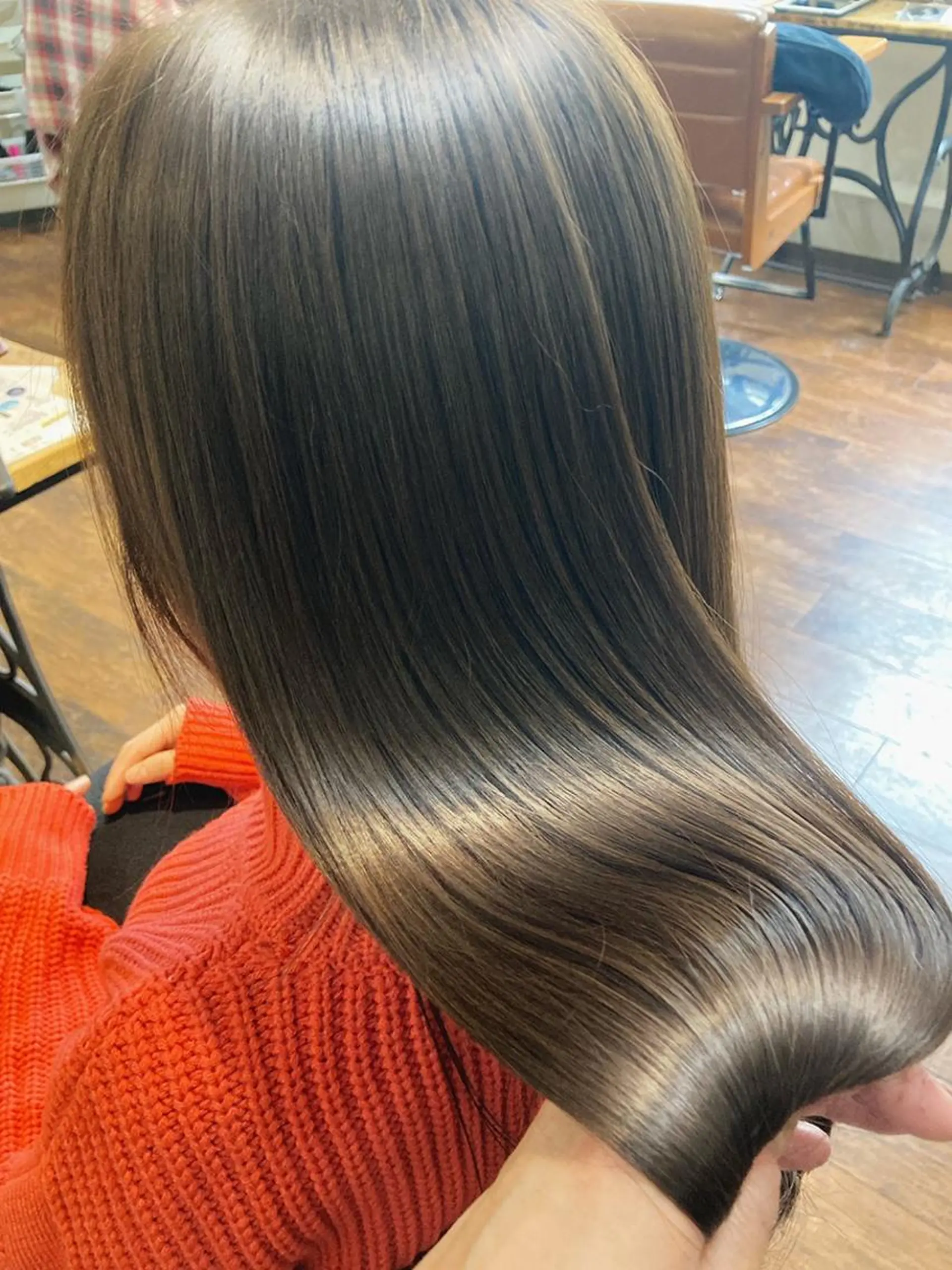 セミロング カラー セミロングパーマ バレイヤージュ ブリーチ ケアブリーチ デザインカラー ROW町田🌹 大人可愛い/艶髪改善のヘアスタイル
