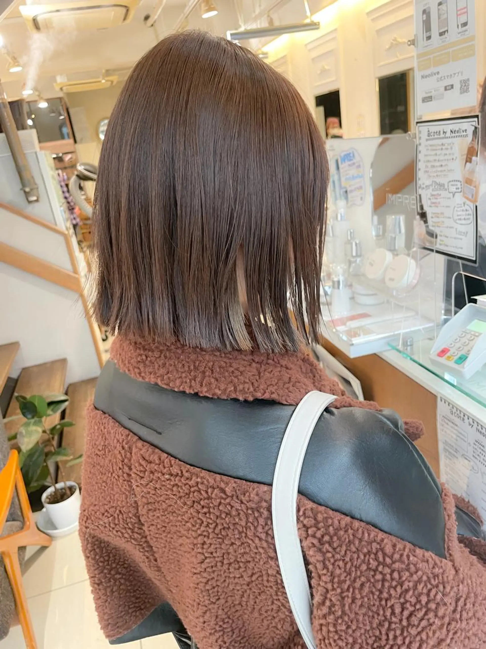 ミディアム カラー 切りっぱなしボブ ボブ 外ハネヘア カット ヘアカラー ✨カラー支持No.1 🧸ワキ カナコ🧸のヘアスタイル