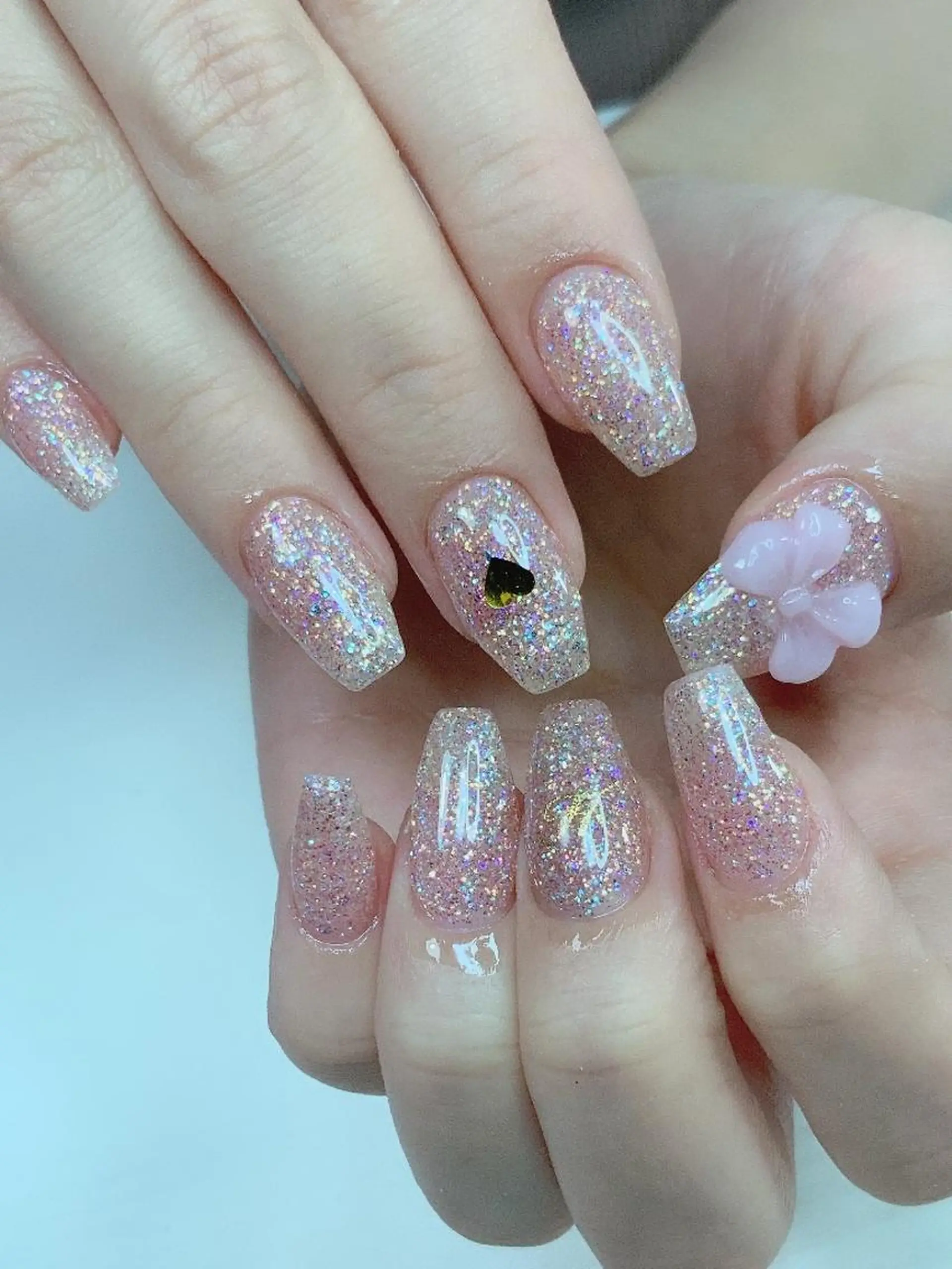 ネイル ラメ(グリッター) リボン   MAKInailのネイルデザイン