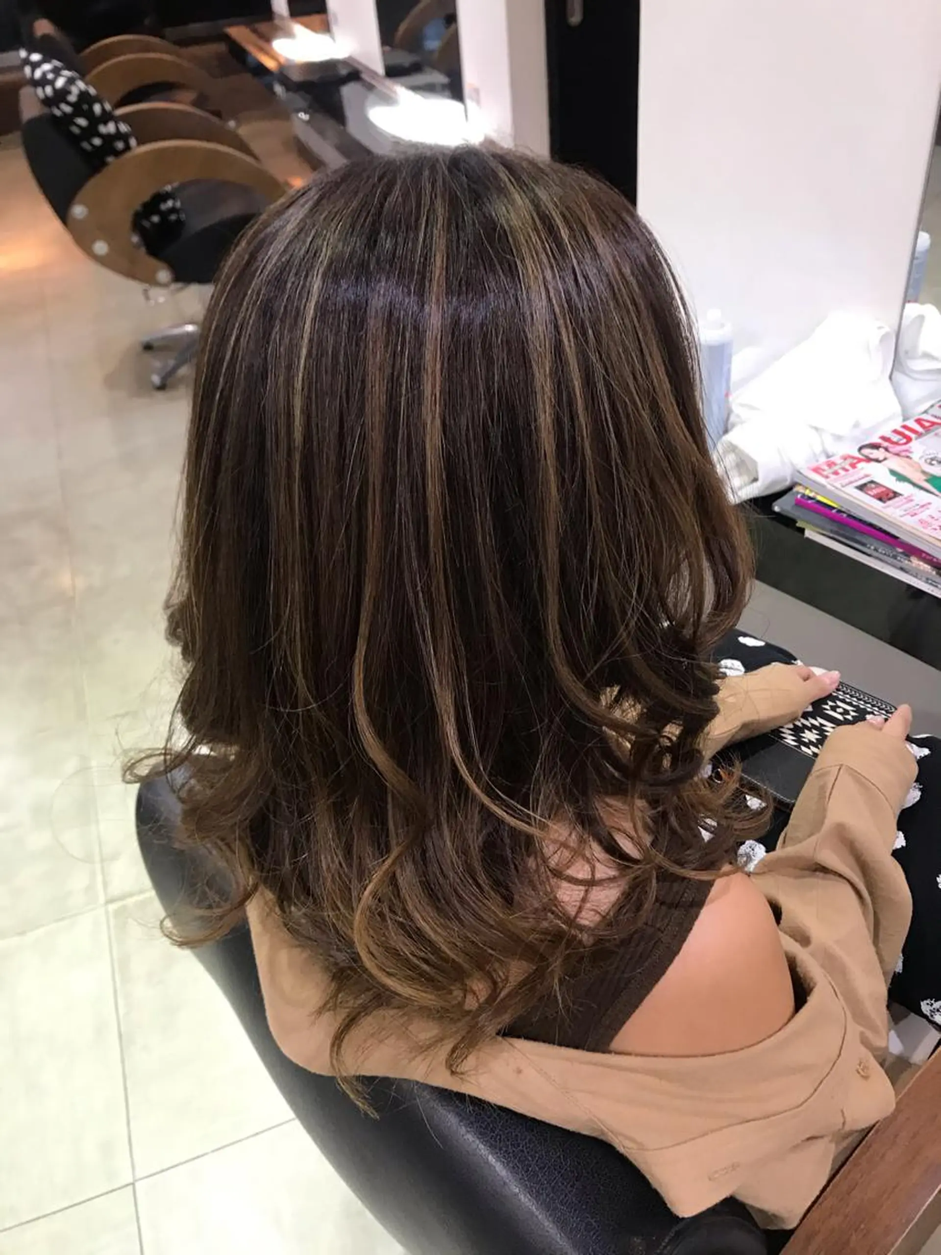 セミロング カラー ヘアアレンジ ハイライトカラー ハイライト DISCOHAIRsanc（ルジャルダン町田）所属・烏山 達也のヘアスタイル