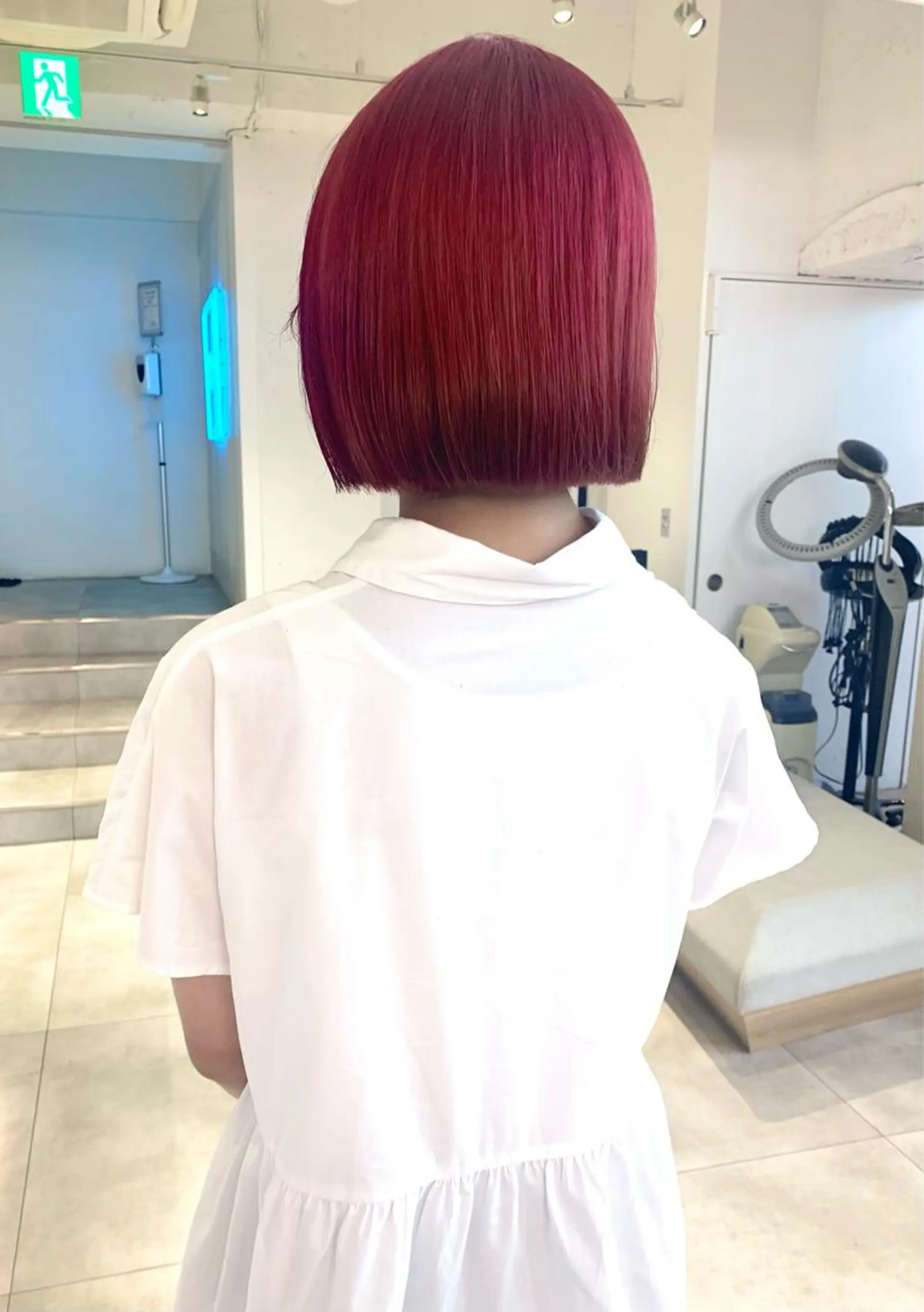 ショート カラー ブリーチ レッドカラー カット ヘアカラー Kureha/ネイル レイヤー/酸性縮毛のヘアスタイル