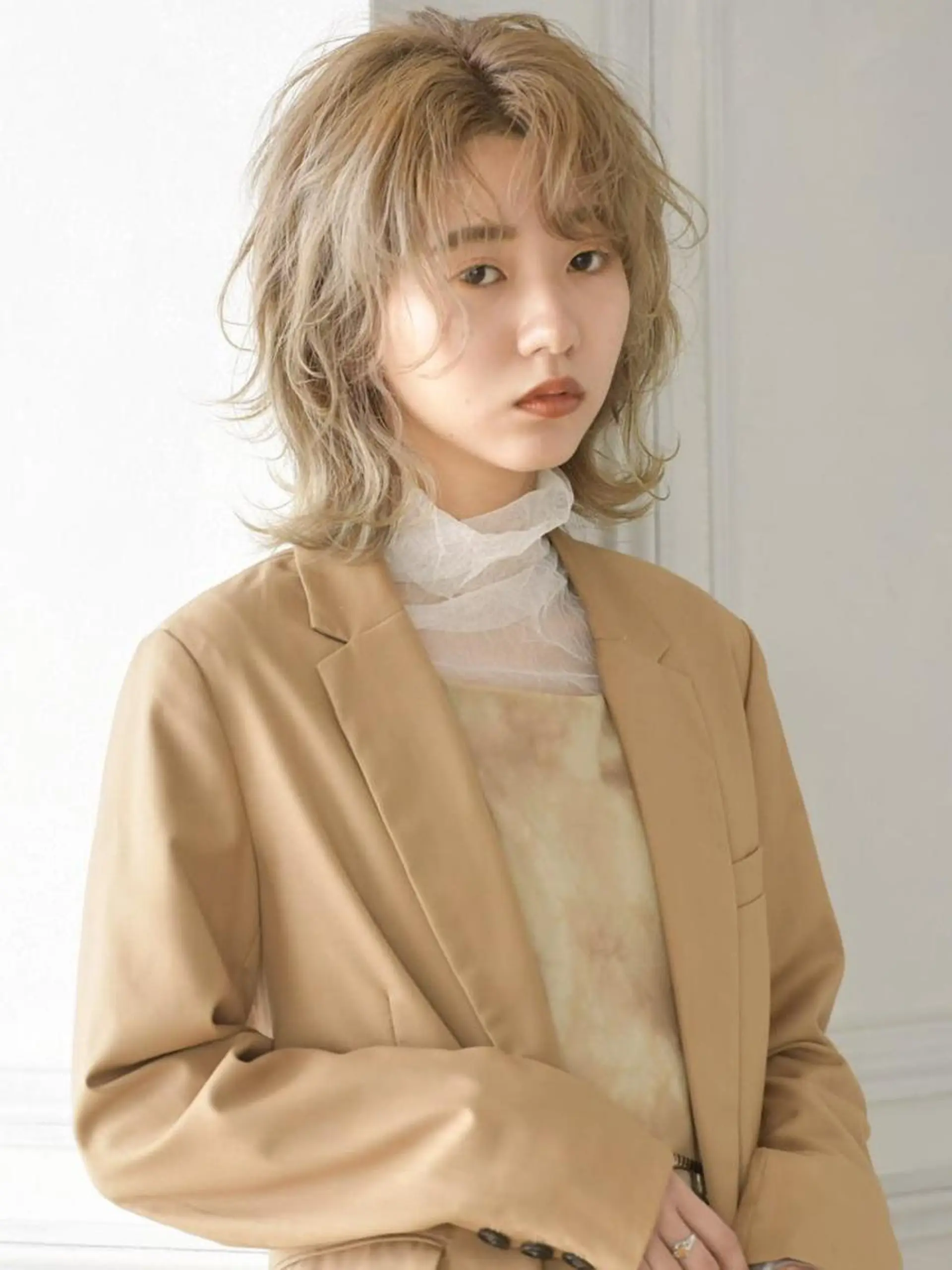 ミディアム カラー パーマ ヘアアレンジ メンズ キッズ ネイル マツエク・マツパ メンズブリーチ ブリーチ SALOWIN梅田茶屋町店所属・ウルフレイヤーカット /チヒロのヘアスタイル