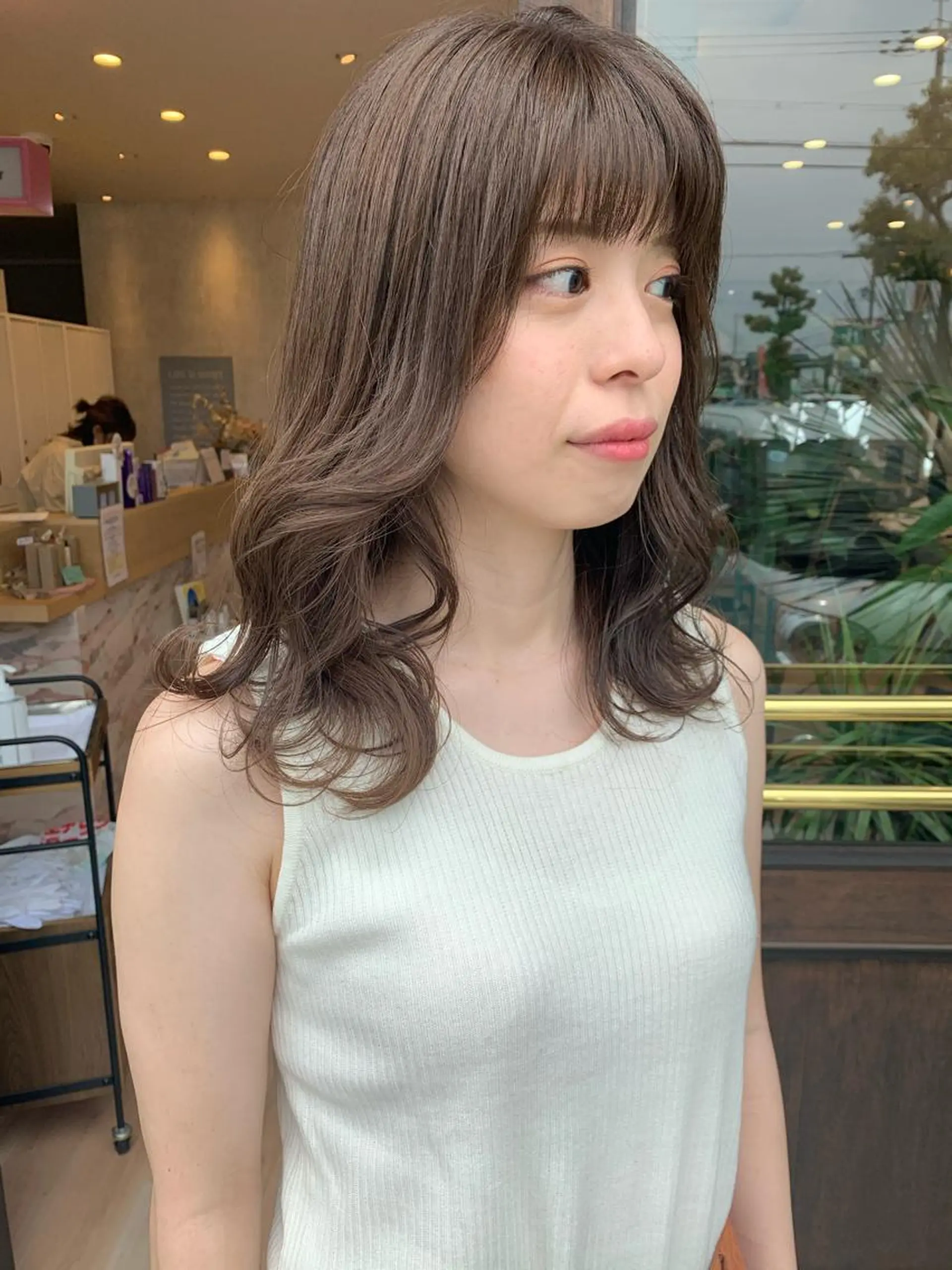 ミディアム カラー カット ヘアカラー 吉原 由菜のヘアスタイル