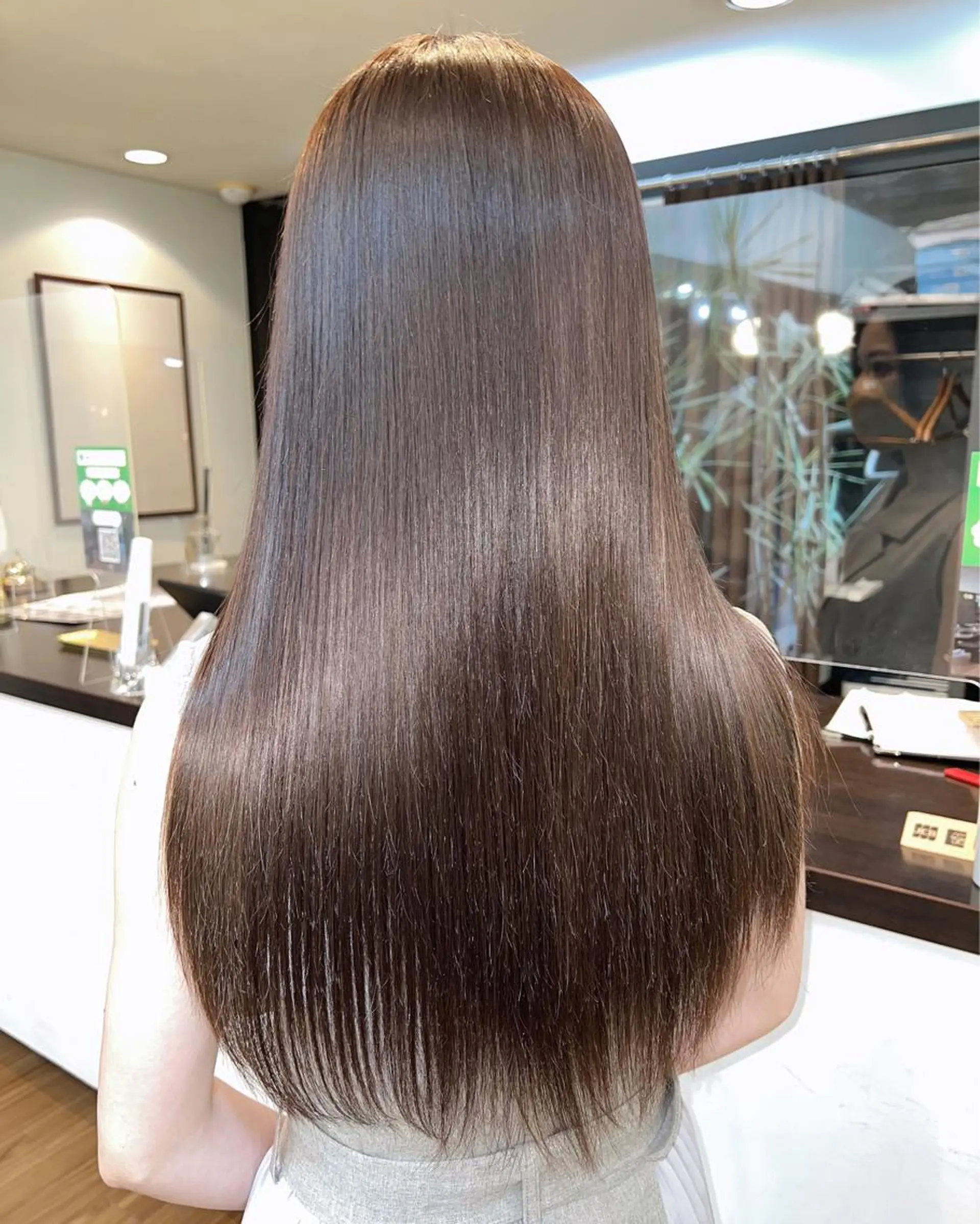 ロング カラー ブラウンカラー ANKH CROSS 新宿店所属・色ムラ修正の神様 新宿ハイトーンかすみのヘアスタイル