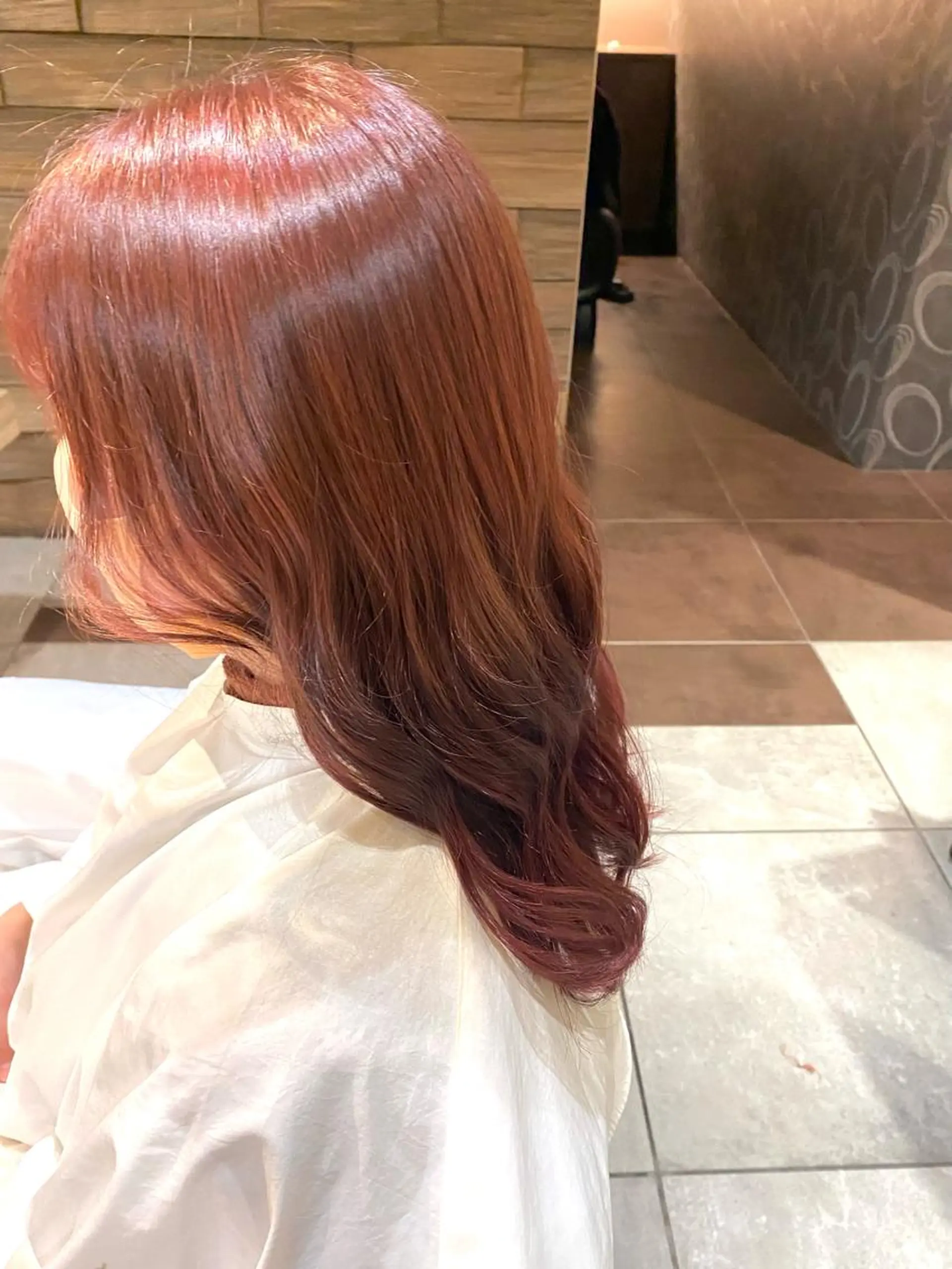 セミロング カラー ブリーチ ブラウンカラー ブリーチなしカラー ピンクカラー ピンクブラウン カット ヘアカラー 川越 輝梨奈のヘアスタイル
