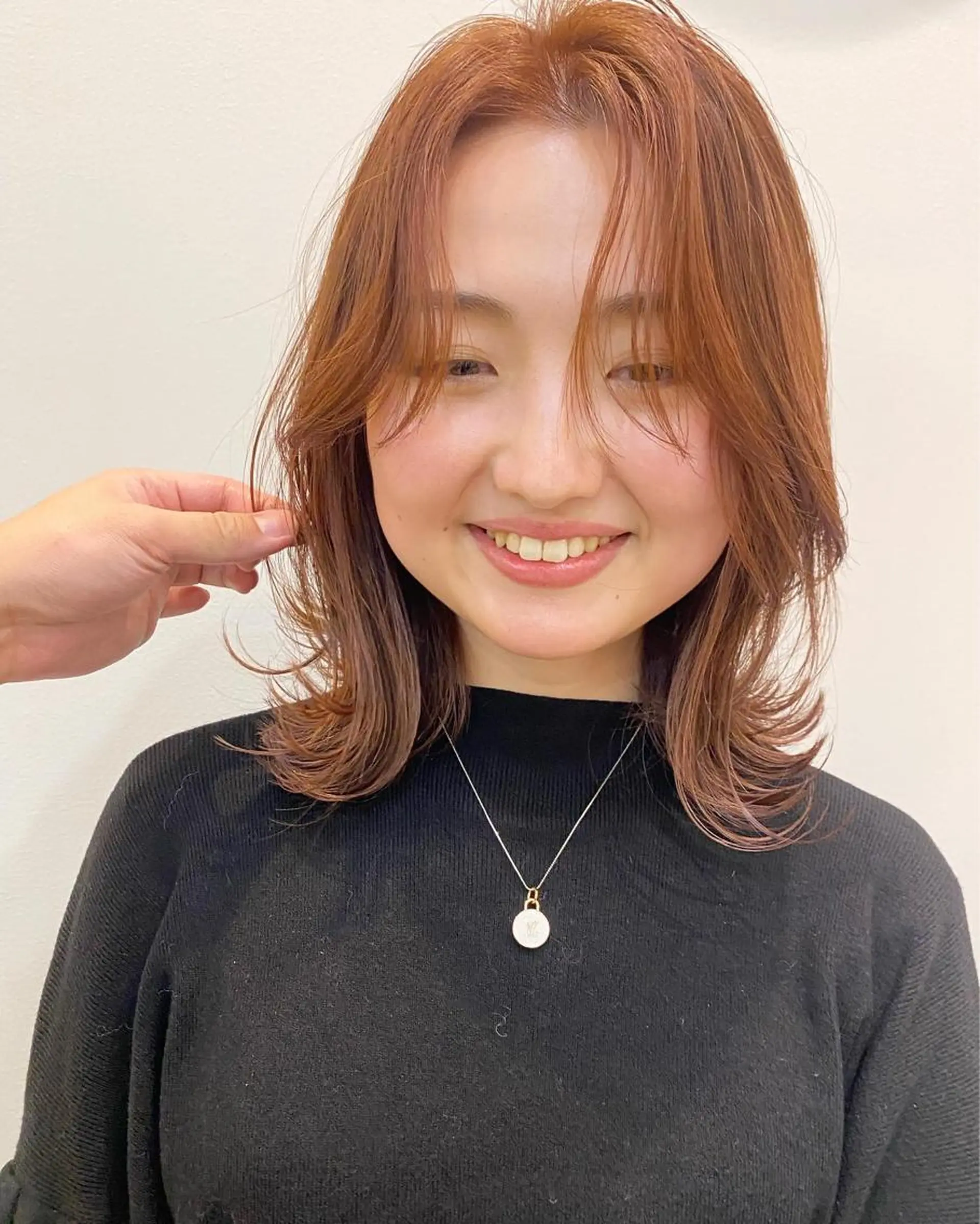 ミディアム カラー ヘアアレンジ 結婚式・ブライダル ミディアムパーマ アッシュ アッシュブラウン バレイヤージュ 韓国風×透明感カラー 髪質改善オタベシンヤのヘアスタイル