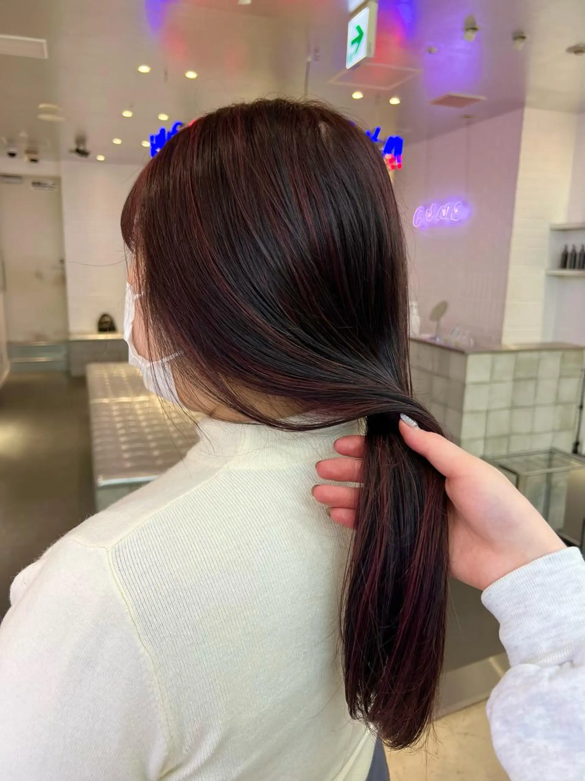 セミロング カラー ハイライトカラー ハイライト ヘアカラー トリートメント 🌼動き×透明感🩵 ハイトーン/ナナのヘアスタイル