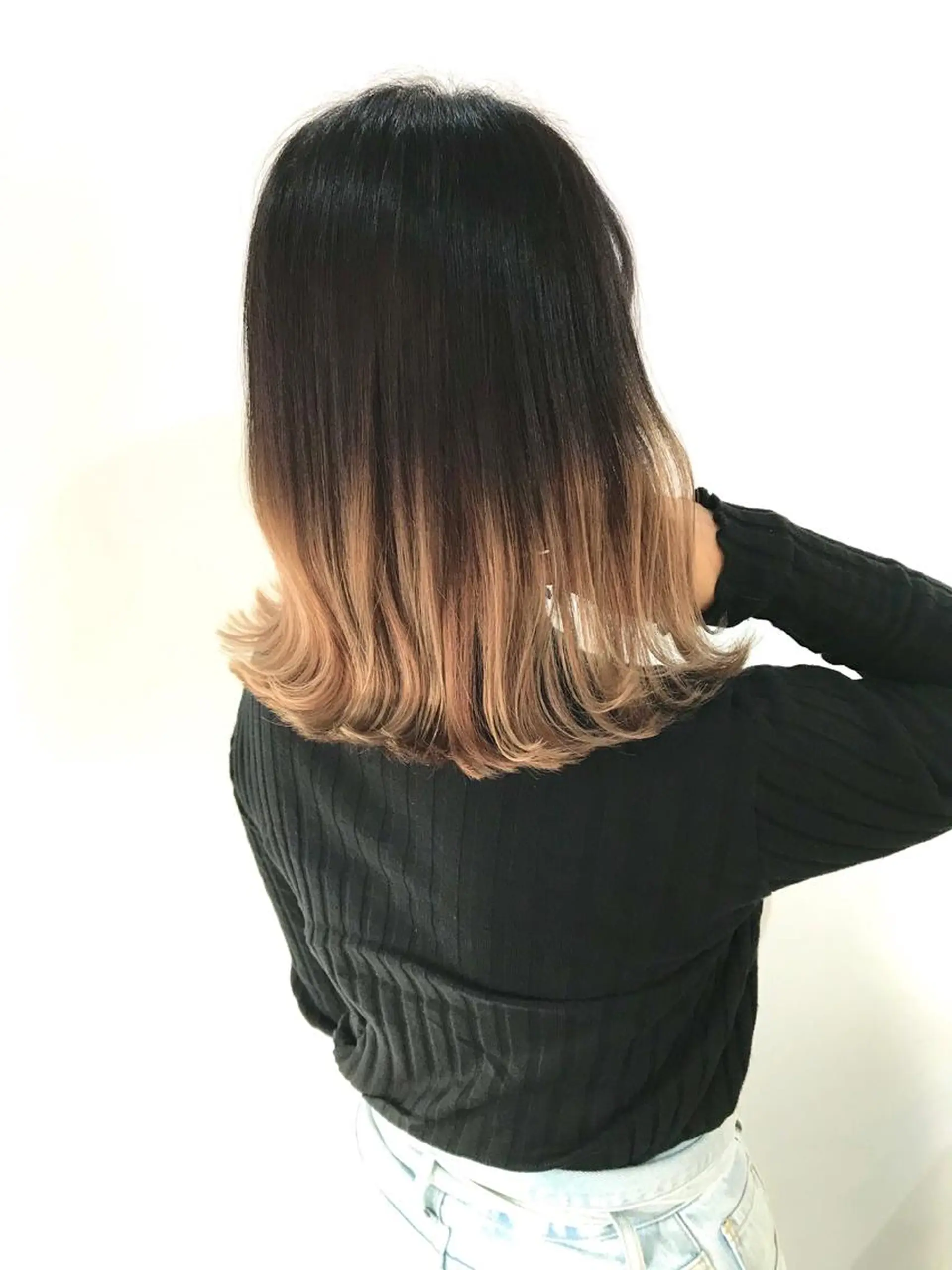 ミディアム 横山 奈央のヘアスタイル