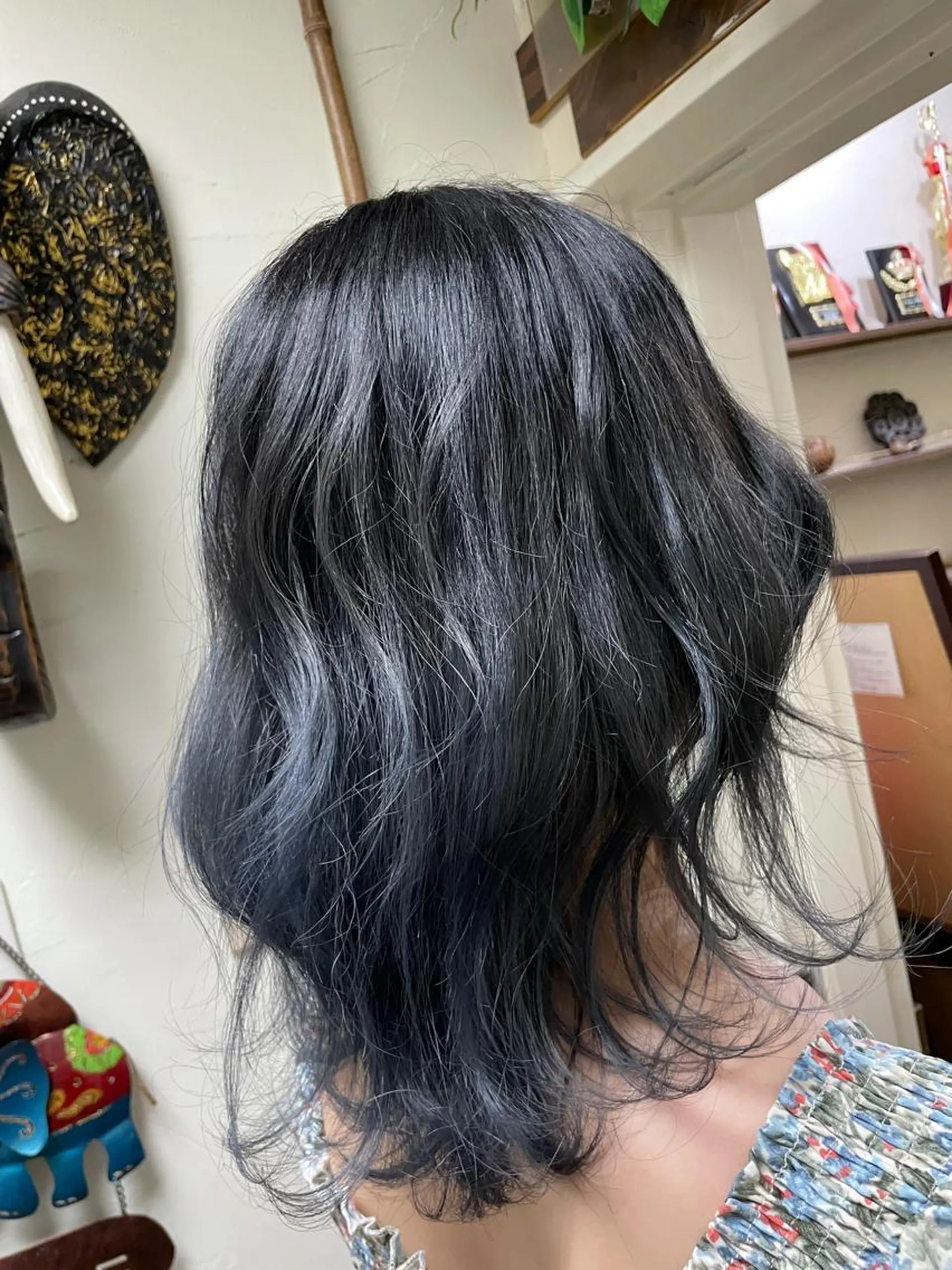 ミディアム カラー 黒髪 ブルーカラー ブルーブラック グラデーションカラー ネイビーカラー ヘアカラー トリートメント 外国人風/ブリーチ 小泉じょうのヘアスタイル