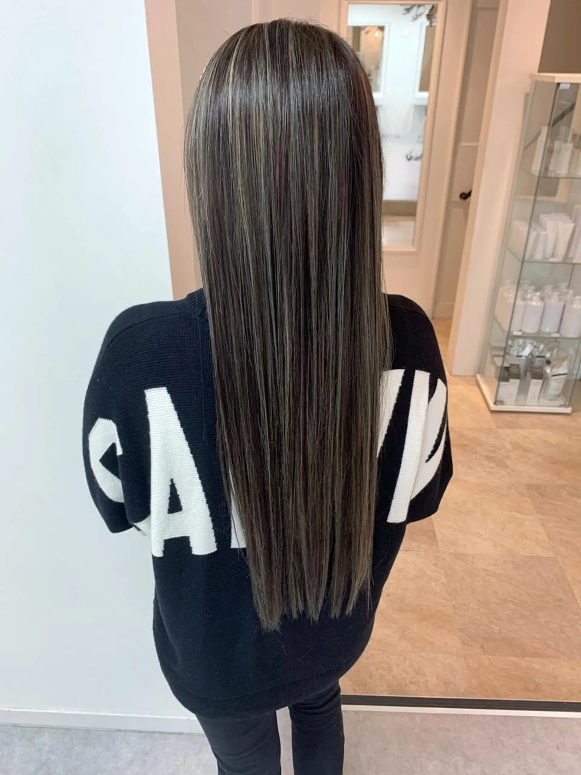 ロング カラー グレージュ ハイライトカラー ハイライト カット ヘアカラー トリートメント SALOWIN名古屋本山店所属・🍀ナガヤマ ヒデアキ🍀のヘアスタイル