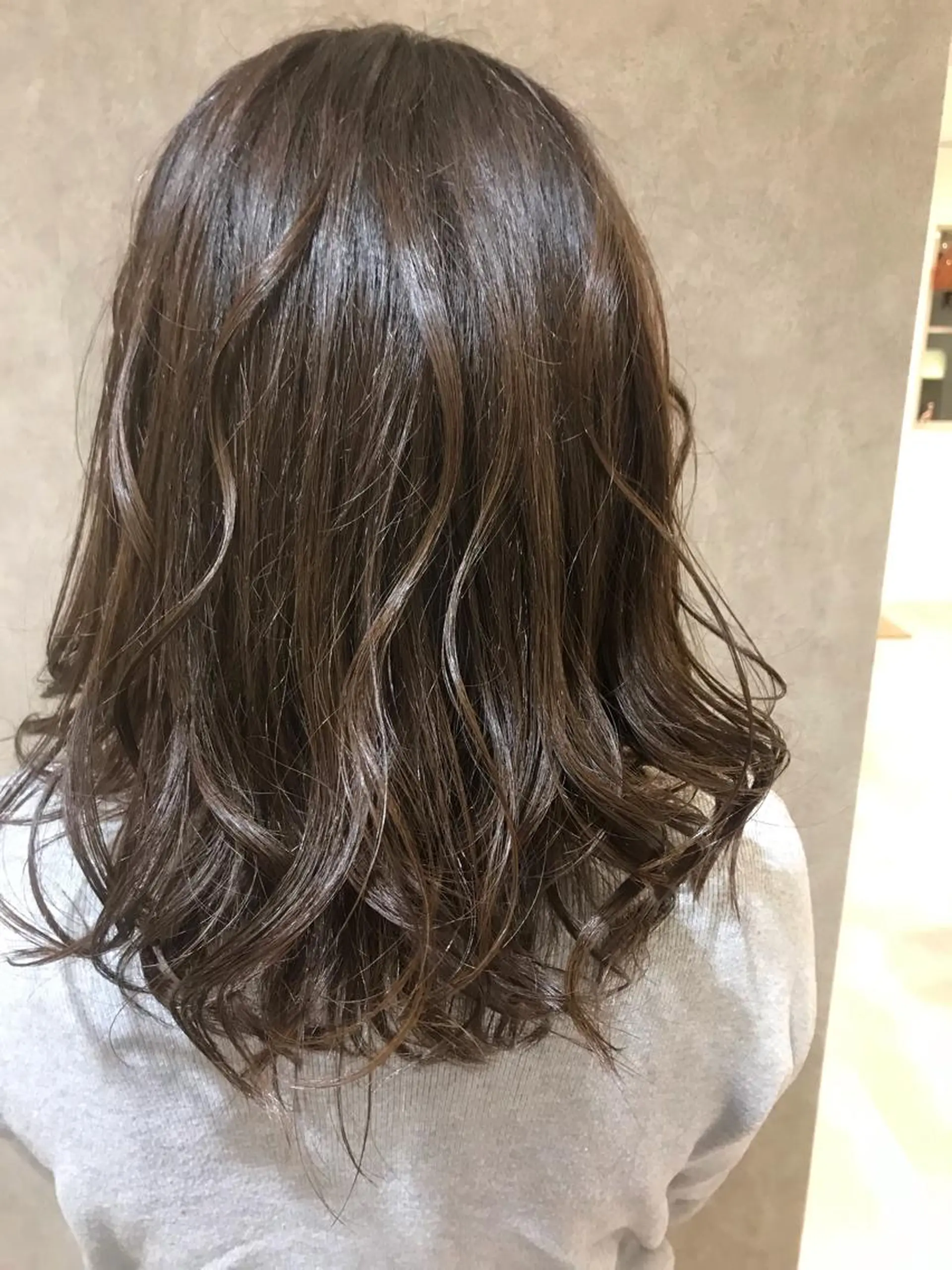 ミディアム カラー ベージュカラー ブラウンカラー モカベージュ ヘアカラー トリートメント Lamp所属・ショート／透明感 カラー加治竜汰💡のヘアスタイル