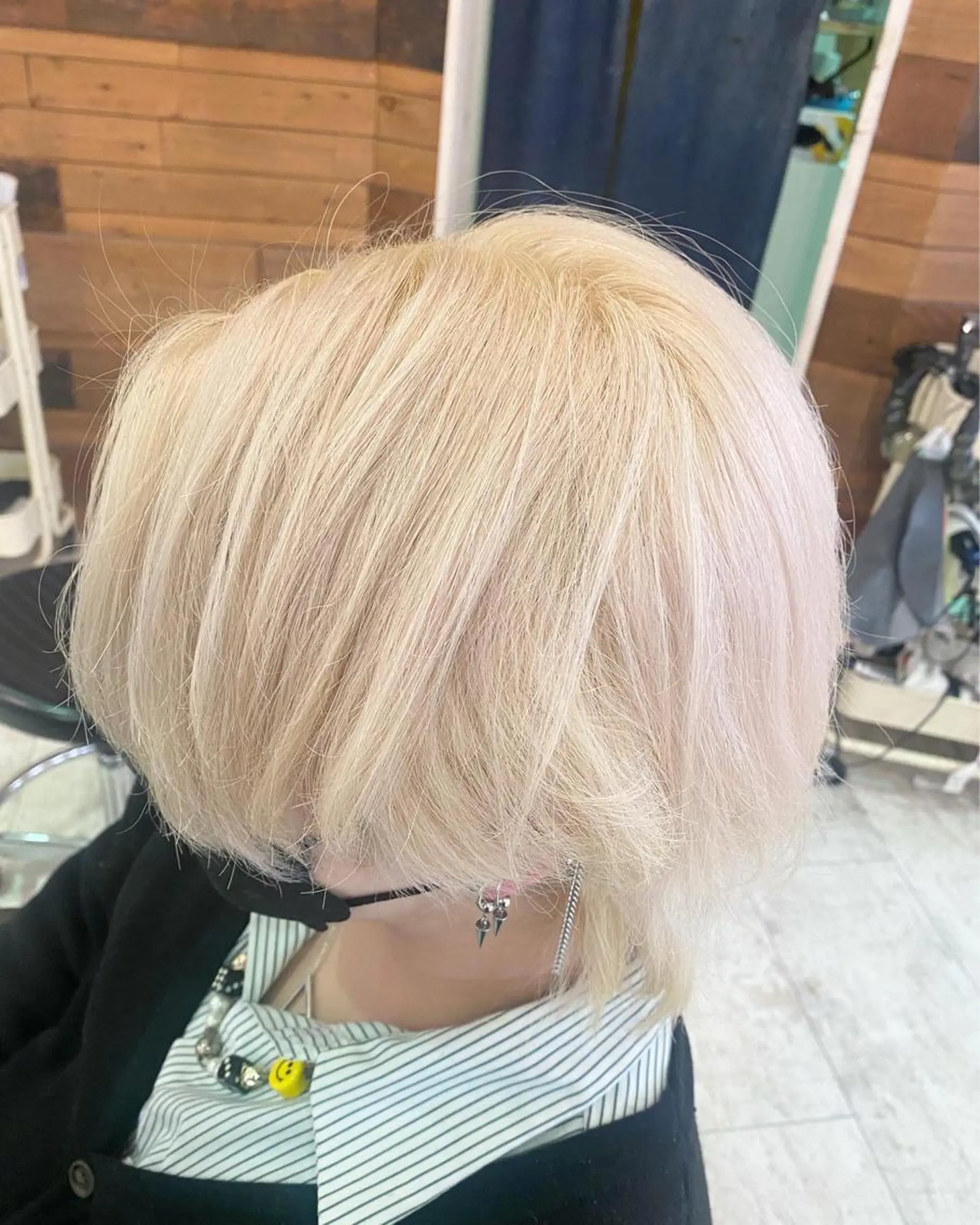 カラー メンズ メンズウルフカット ウルフカット カット ヘアカラー トリートメント 佐々木 雪菜のヘアスタイル