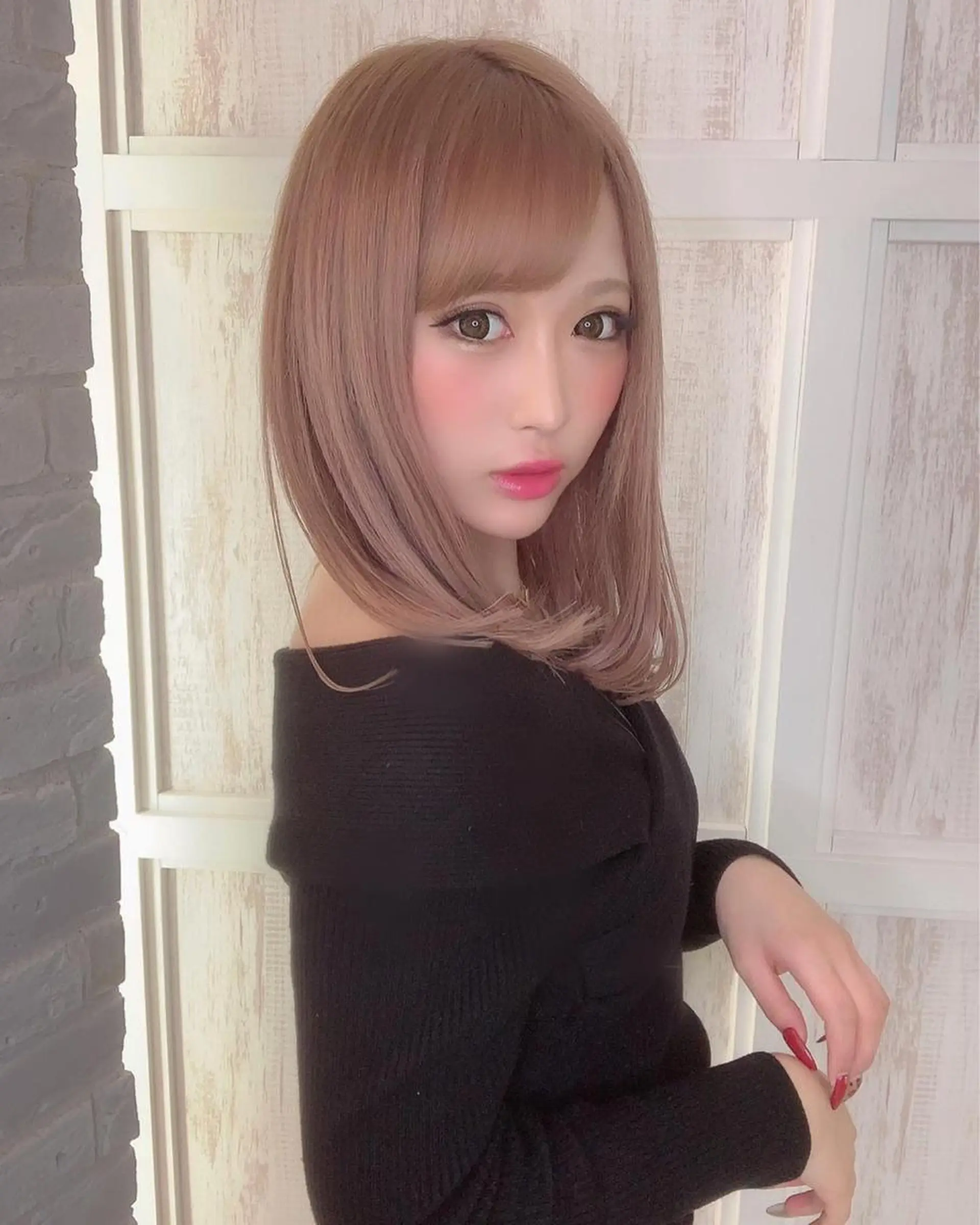 ミディアム カラー シールエクステ ミディアムパーマ アッシュ バレイヤージュ ベージュカラー エクステ　ユノキ リョウタのヘアスタイル