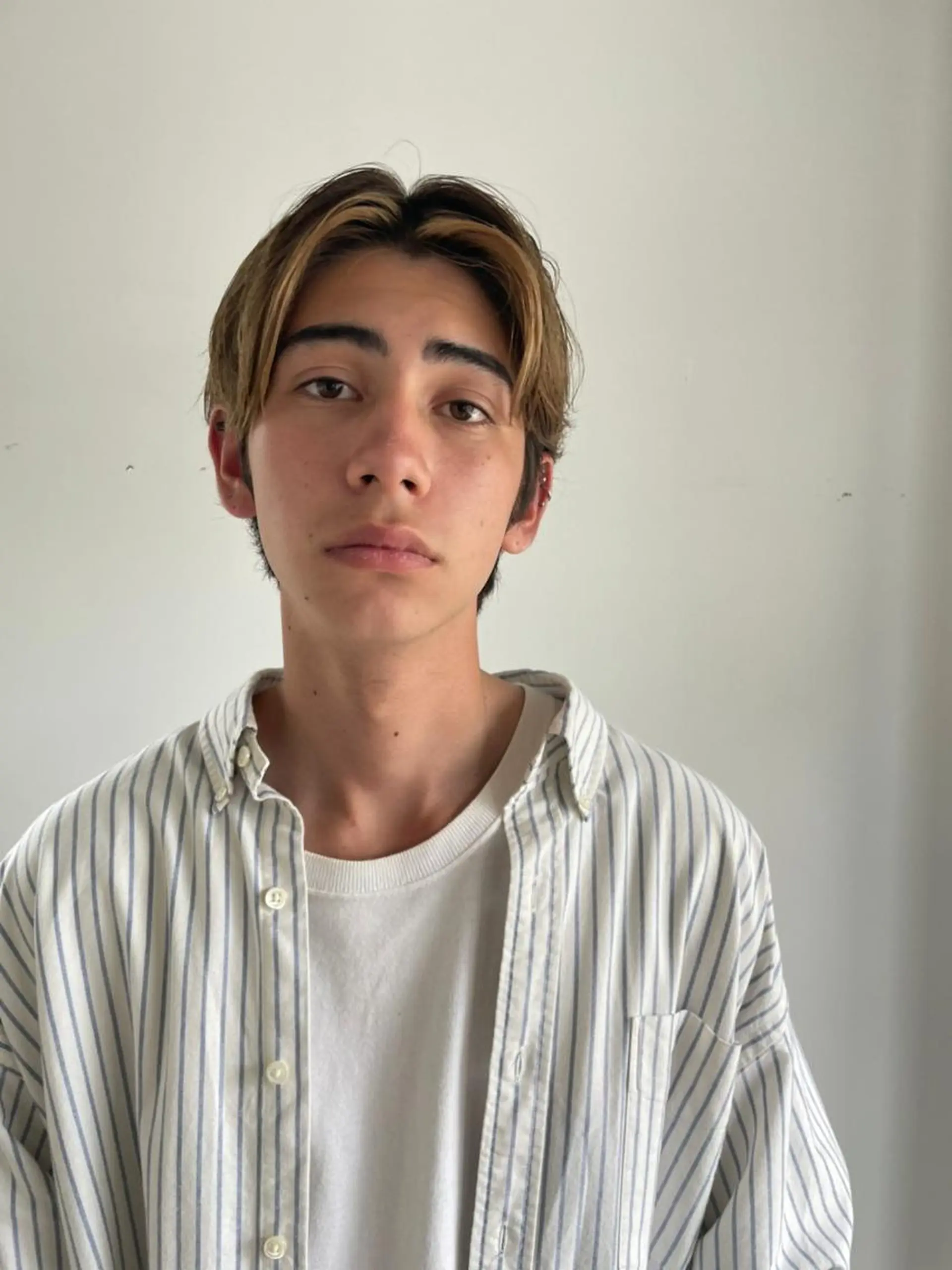 ショート メンズ パーマ メンズブリーチ メンズハイライト メンズインナーカラー メンズパーマ メンズツイストパーマ カット ヘッドスパ CEINE PATHのヘアスタイル