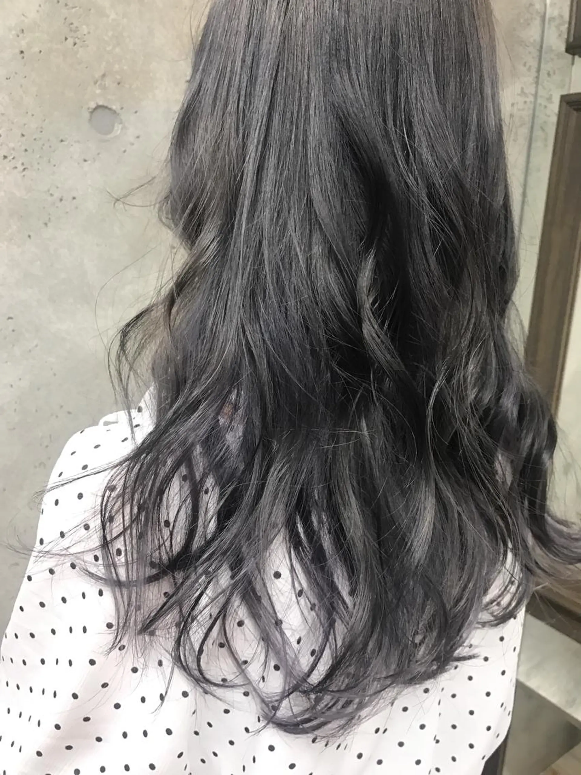 ロング カラー グレージュ にった みずきのヘアスタイル